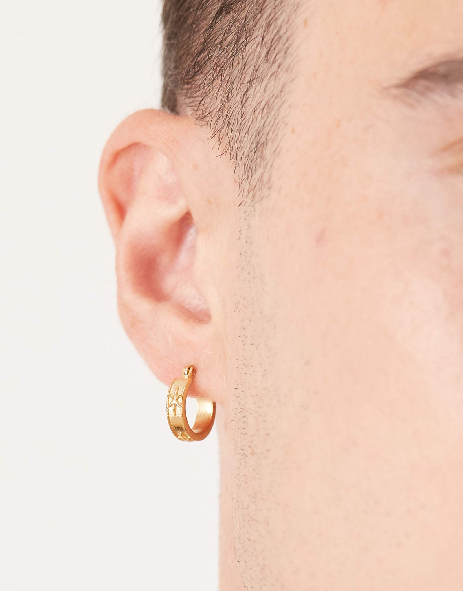 Водонепроницаемые обручи ASOS DESIGN с выгравированными звездами из нержавеющей стали золотого оттенка