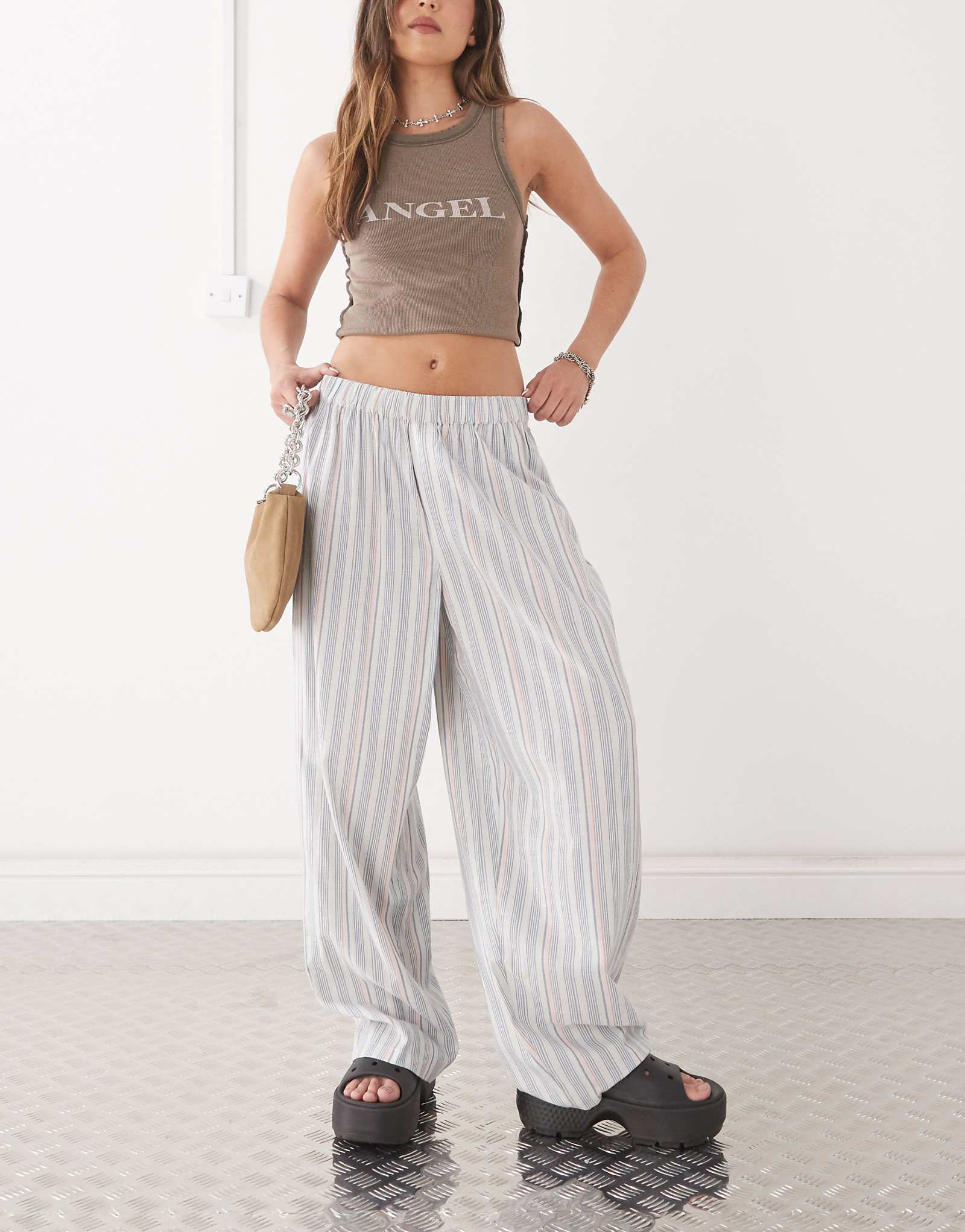 Непринужденные тканые брюки COLLUSION в смешанную полоску - часть комплекта 8190₽