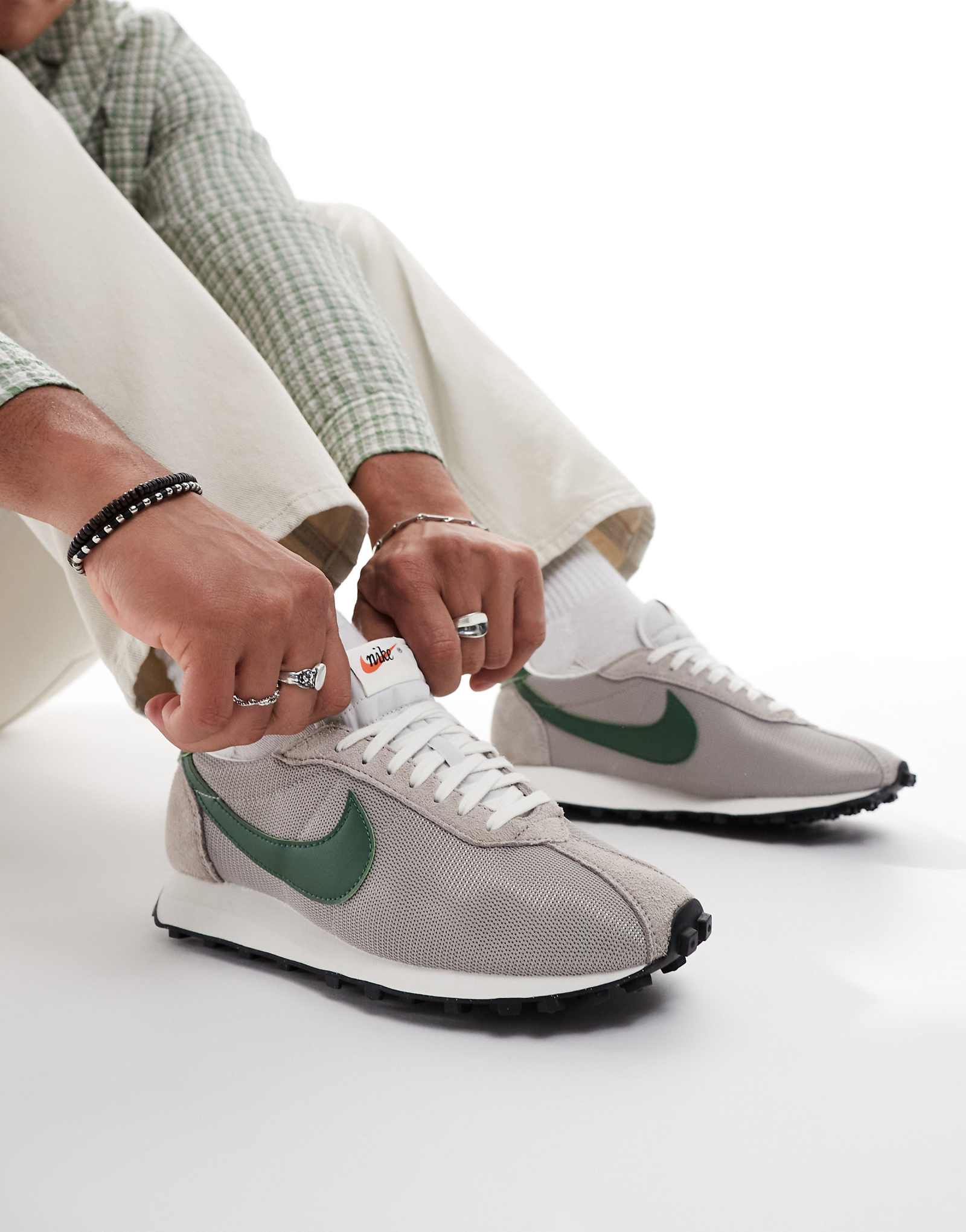 Кроссовки Nike LD-1000 серо-зеленого цвета 19290₽