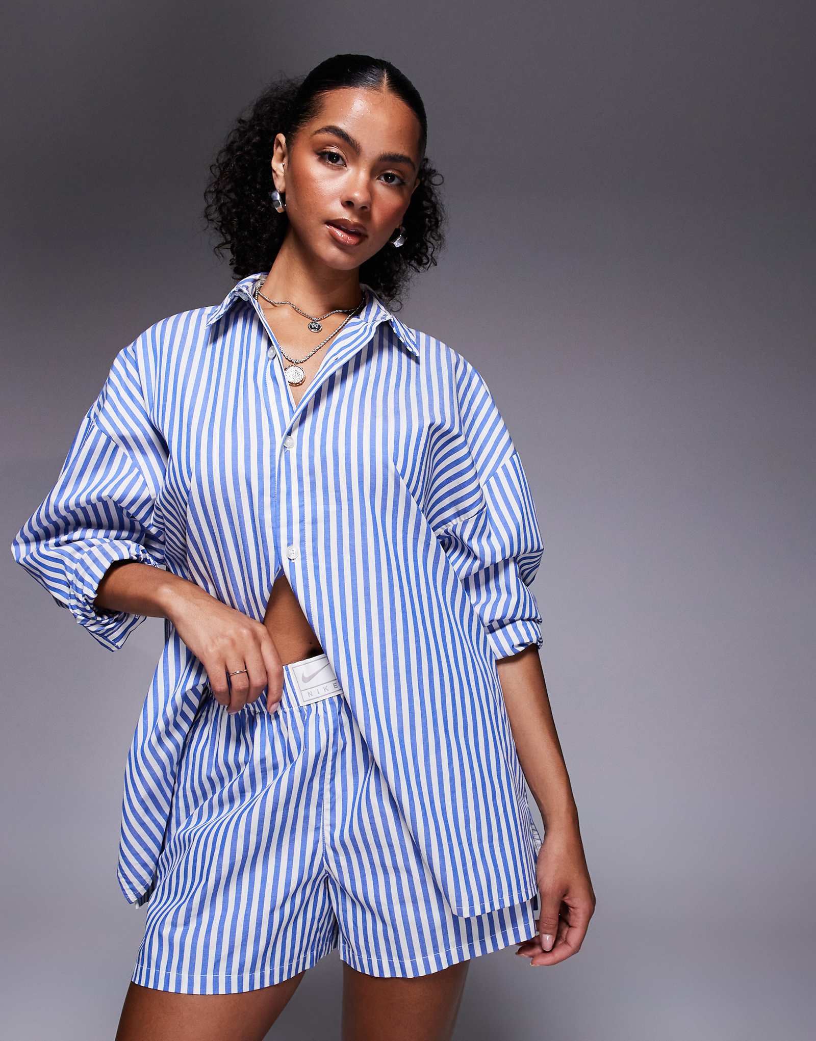 Синие шорты из поплина в полоску от Nike 11190₽