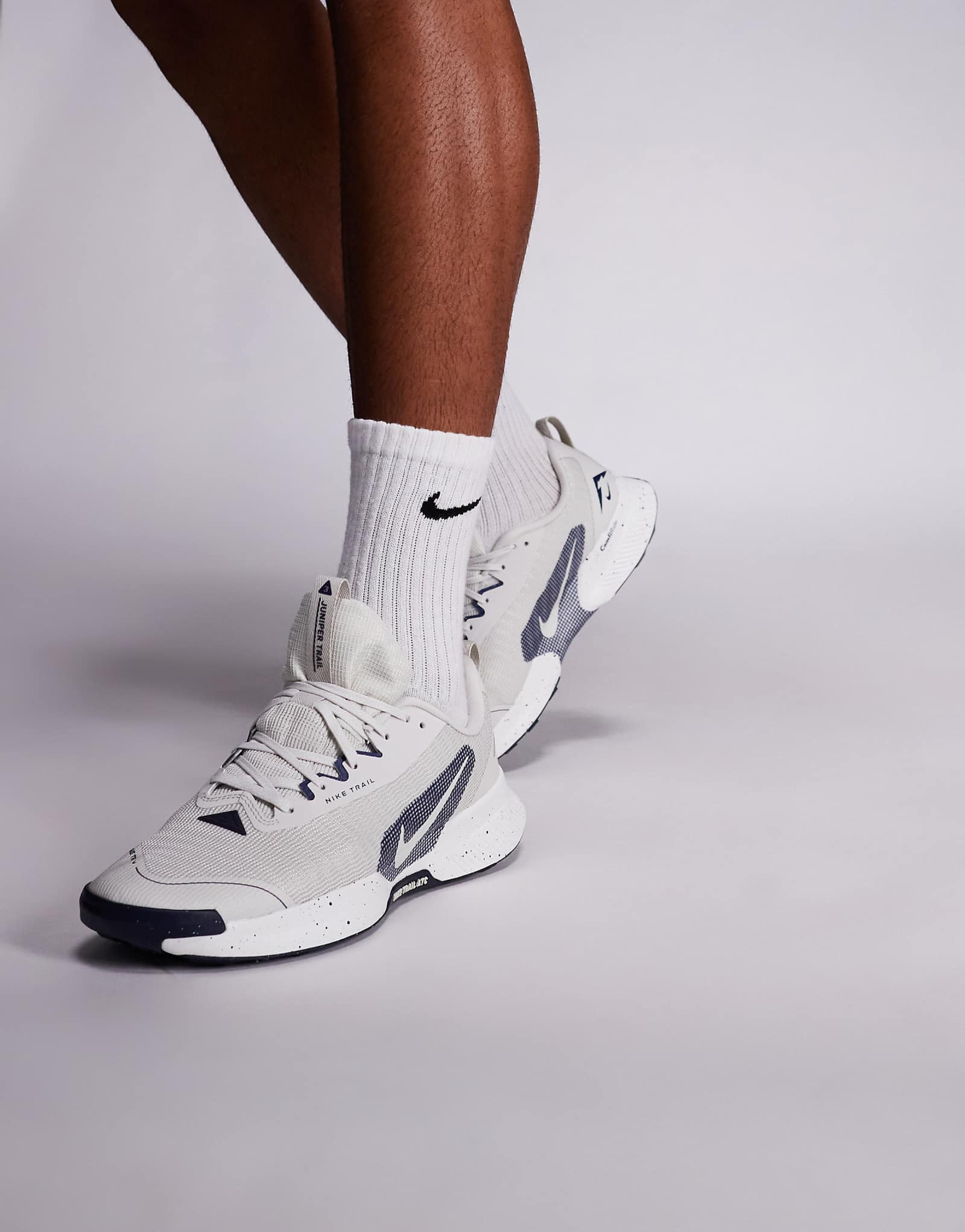 Кроссовки Nike Running Juniper Trail 3 бежевого цвета 17390₽