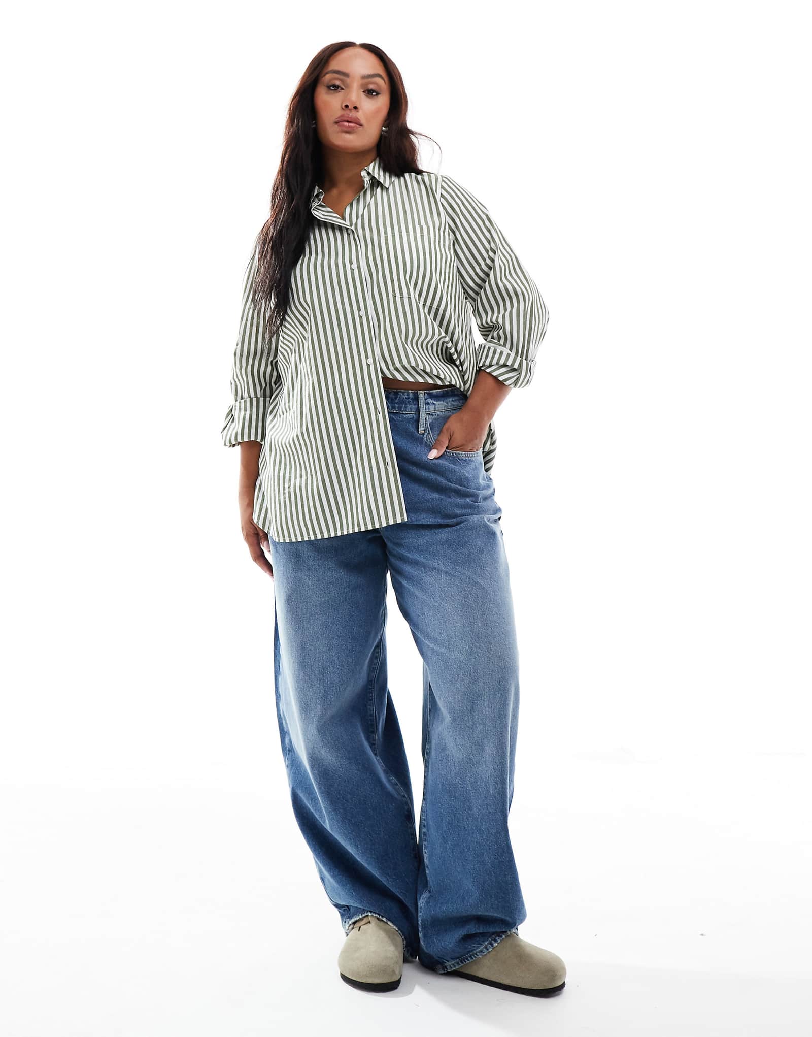 Джинсы ONLY Curve Taylor с бочкообразными штанинами темно-синего цвета 15490₽