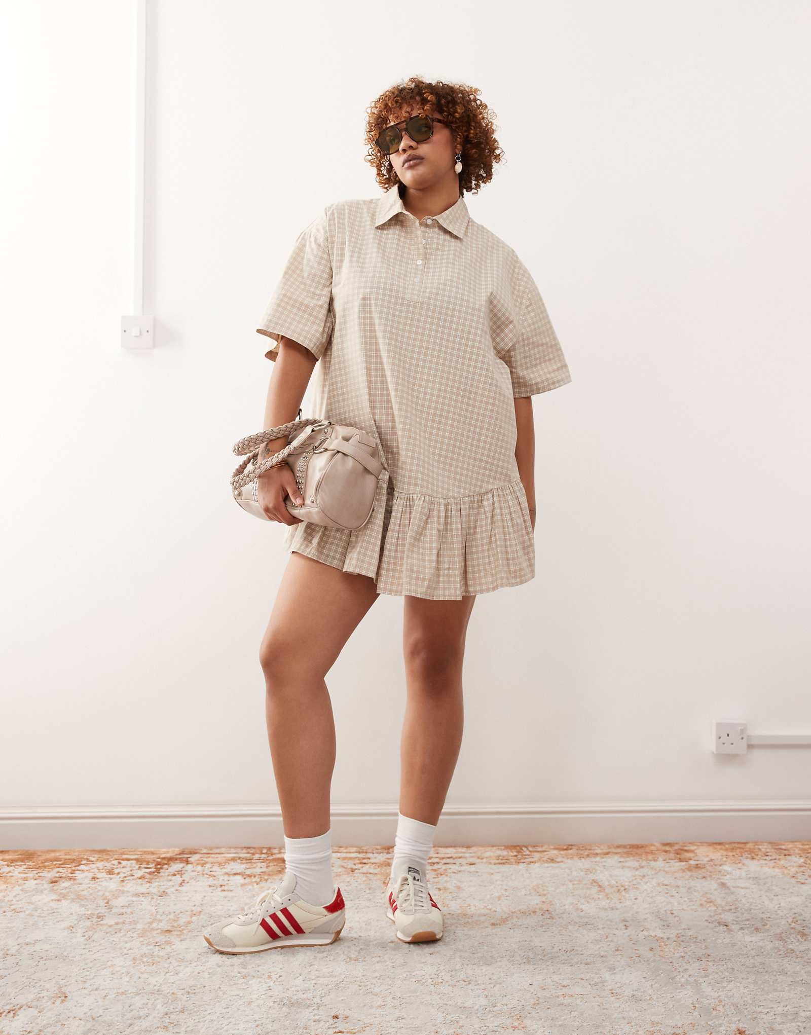 Плиссированная юбка-рубашка в клетку COLLUSION Plus в нейтральную клетку 6590₽