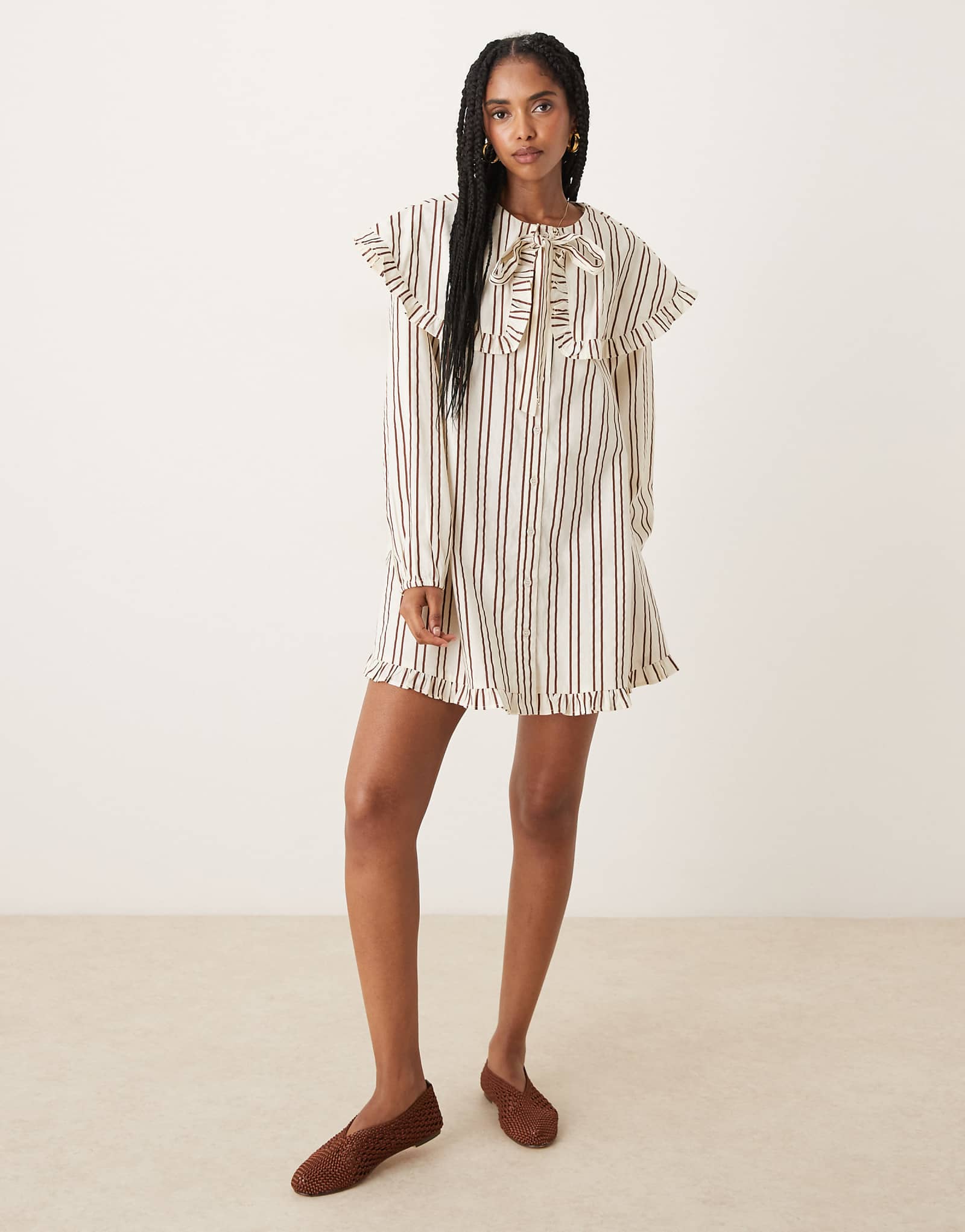 Мини-халат с большим воротником в неоново-розовую полоску оливкового и коричневого цветов 12190₽