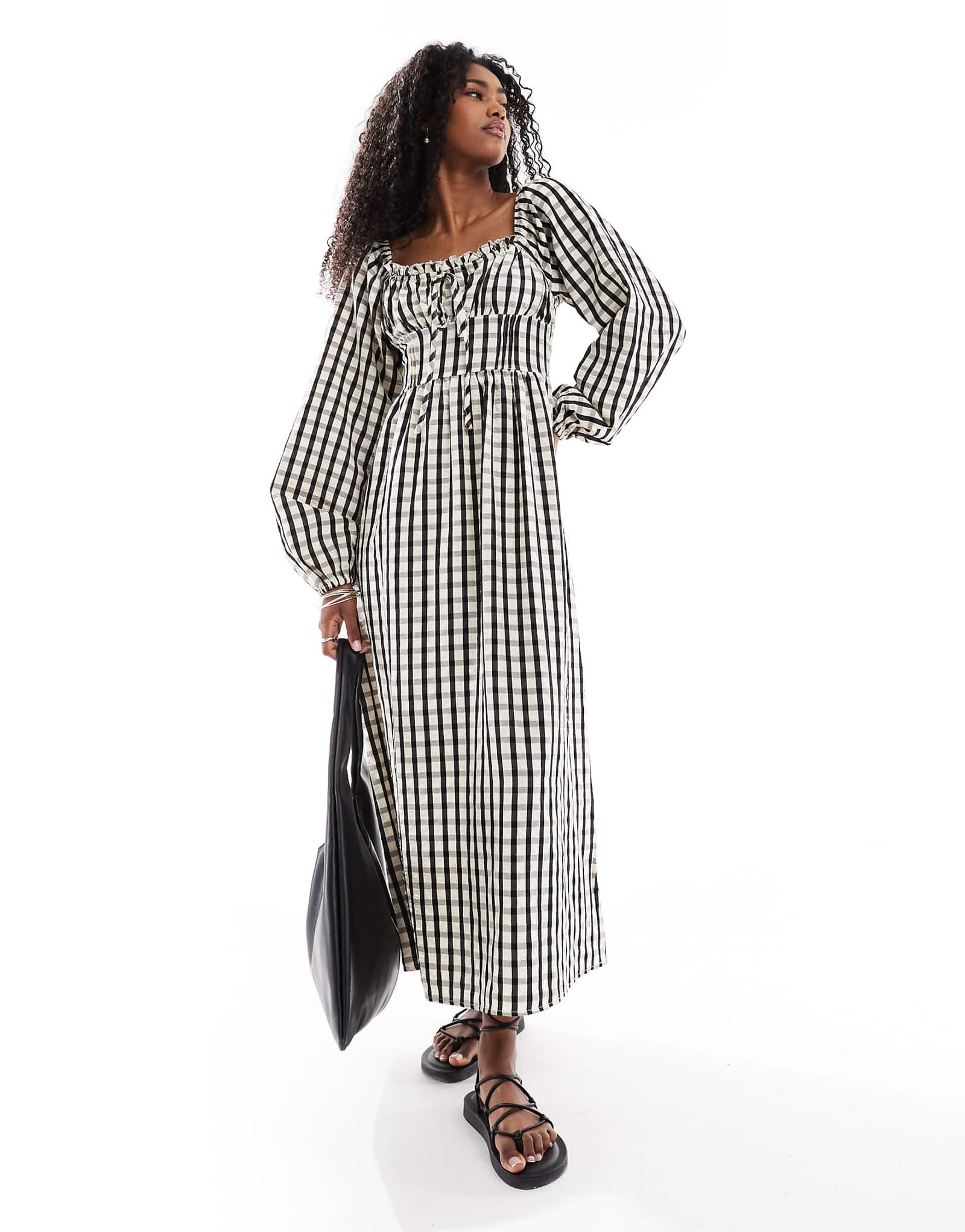 Платье мидакси с длинным рукавом и гофрированным лифом от Daisy Street в черную полоску 12490₽