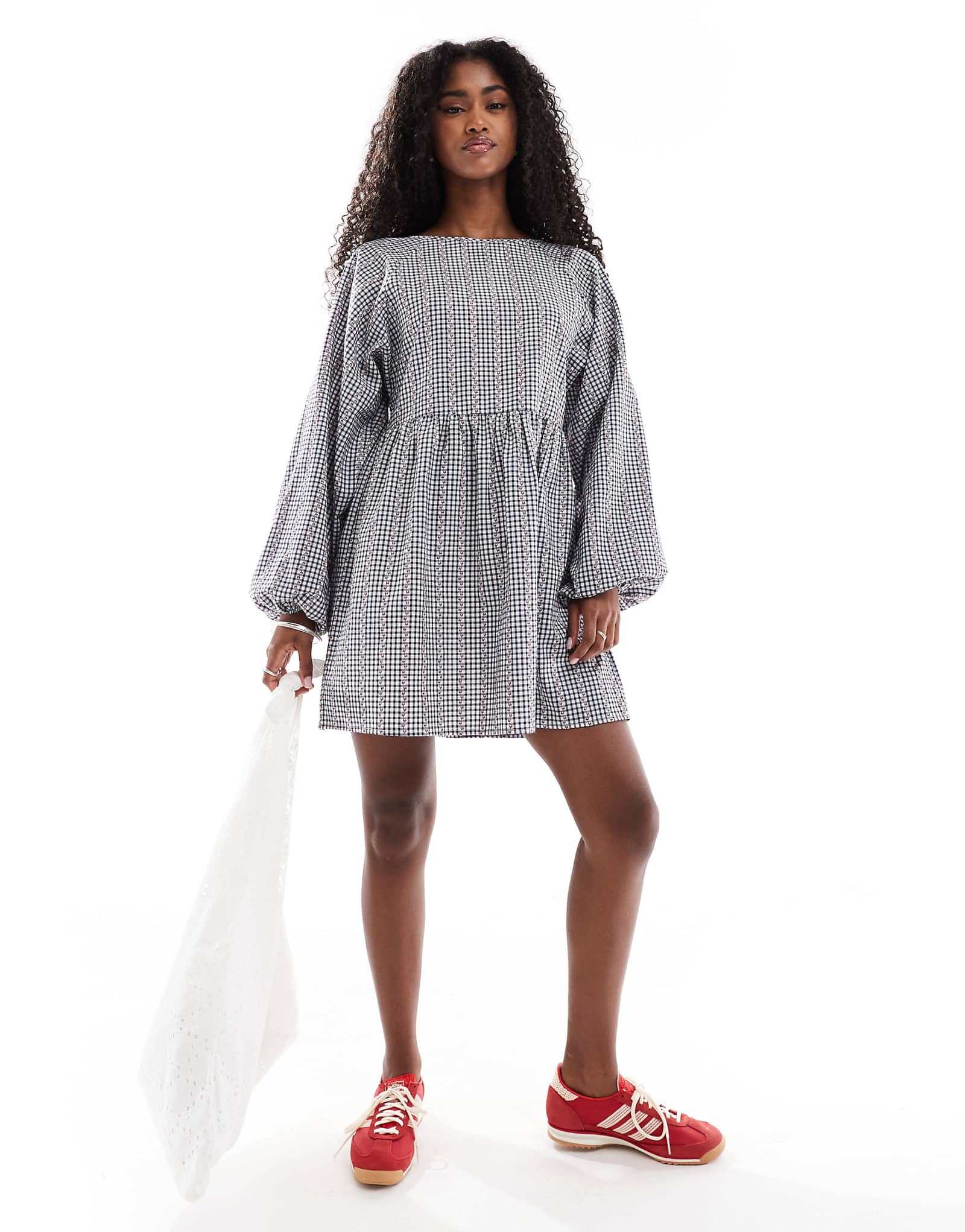 Платье-халат с длинным рукавом Daisy Street в черную полоску с цветочным рисунком 9390₽