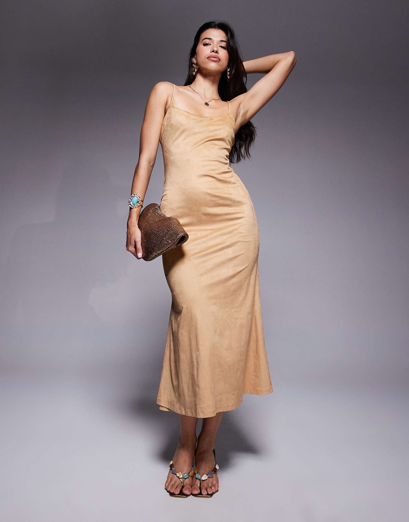 Платье из искусственной замши Bardot Nadira мягкого верблюжьего цвета 30290₽