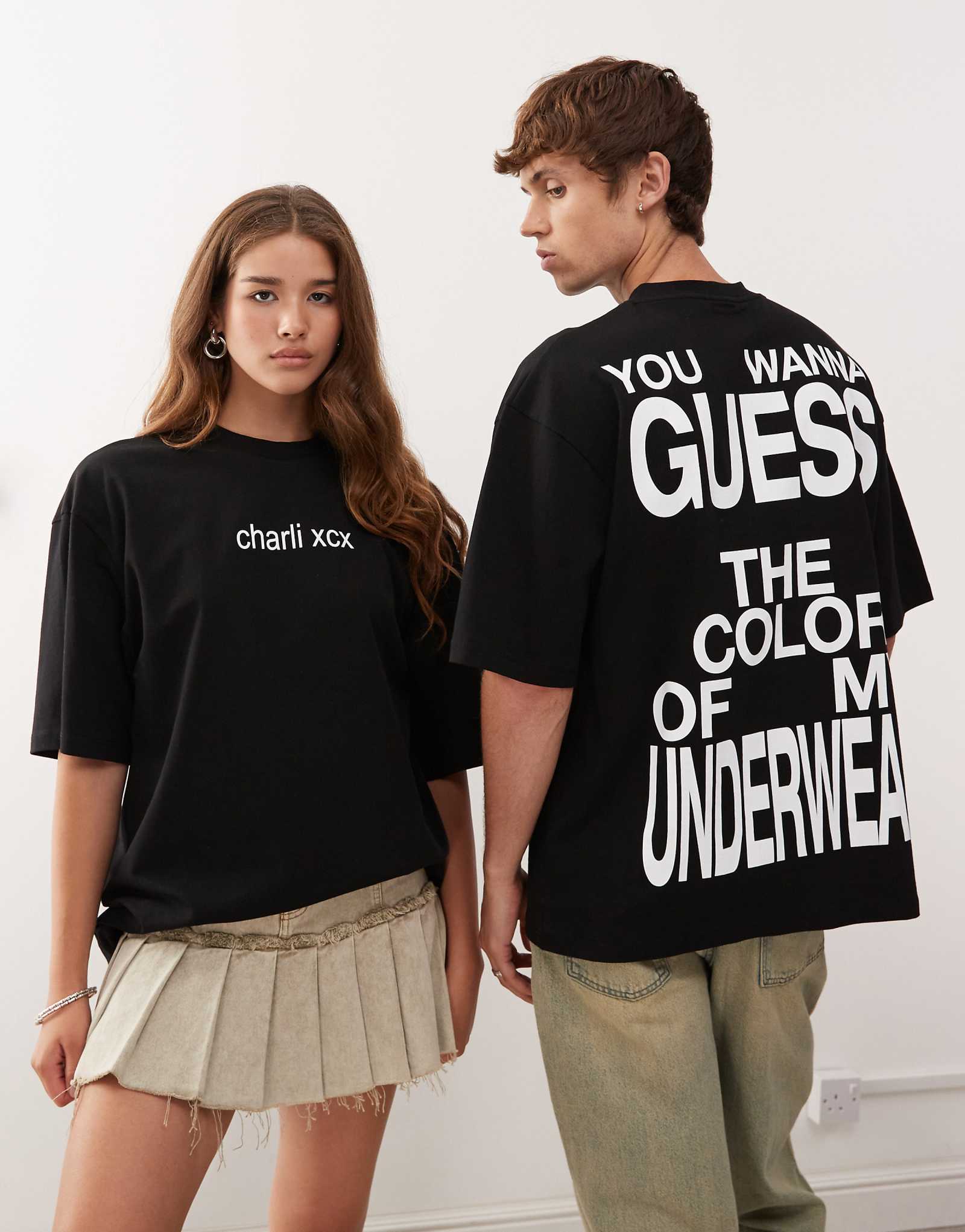 Официальная футболка унисекс от Charli XCX BRAT COLLUSION с графическим принтом в стиле скейтер облегающая спину черного цвета 10790₽