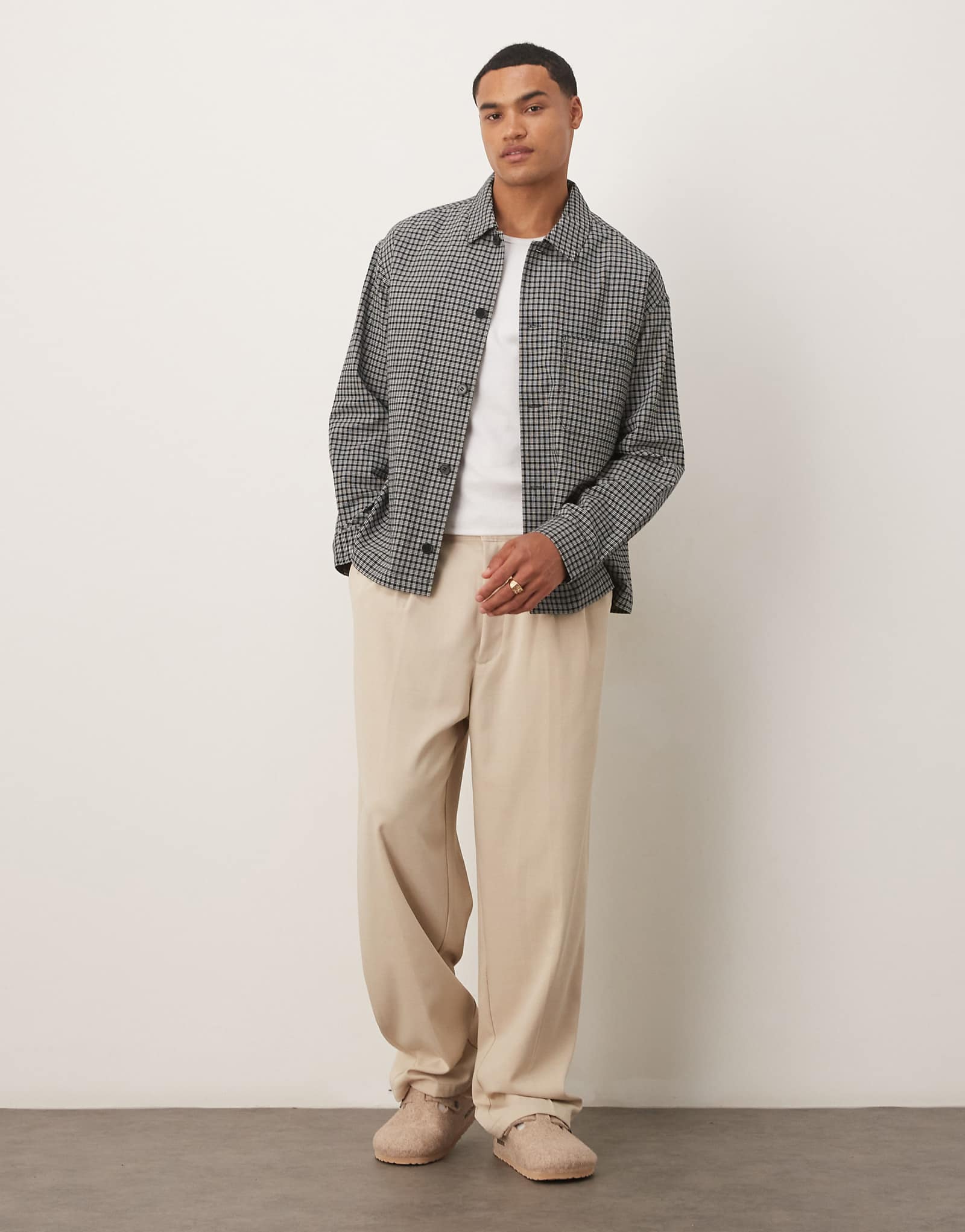 Свободная верхняя рубашка ARKET из плотного хлопка в черно-белую клетку 24490₽