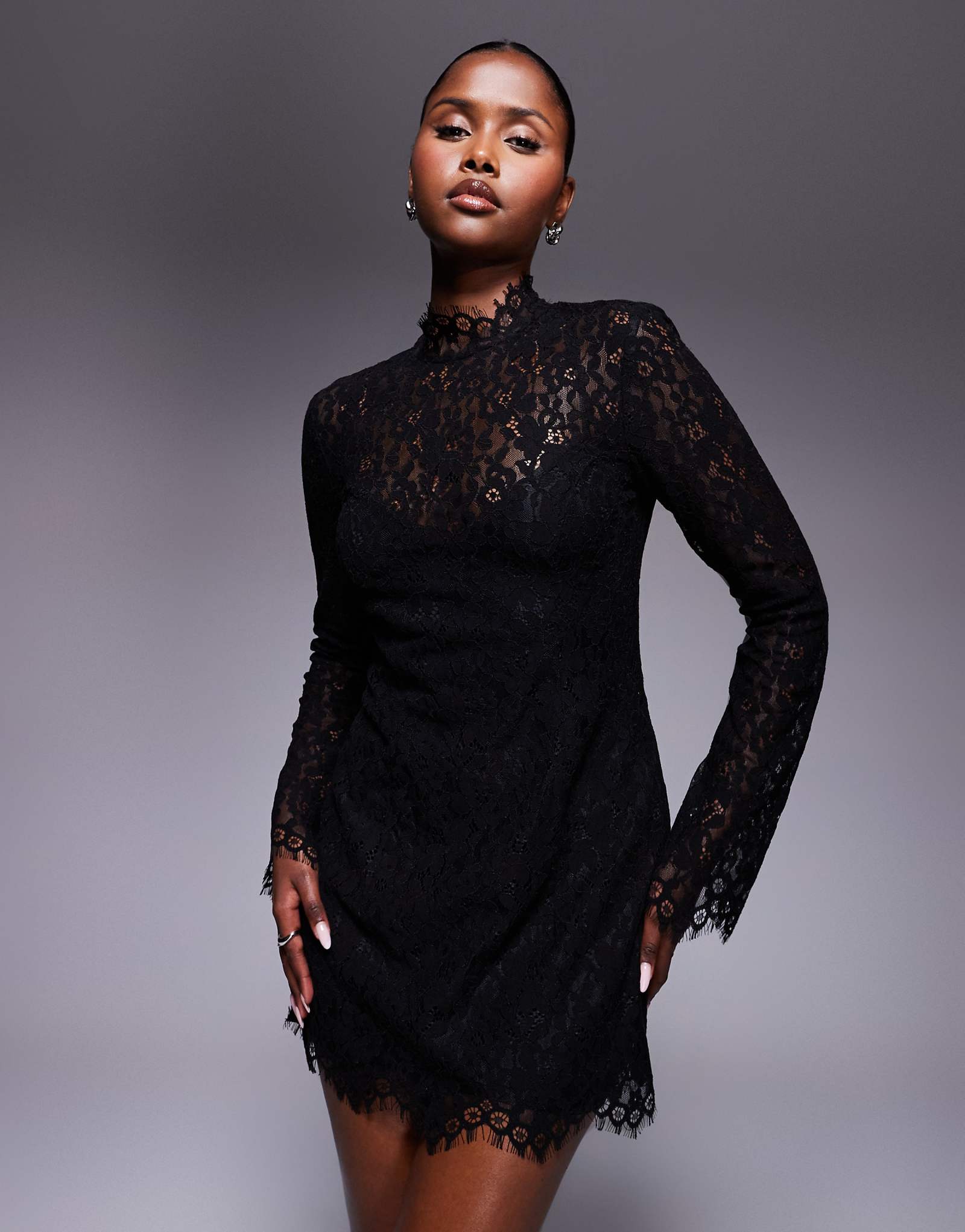 Прозрачное кружевное мини-платье с длинным рукавом AFRM черного цвета 45290₽