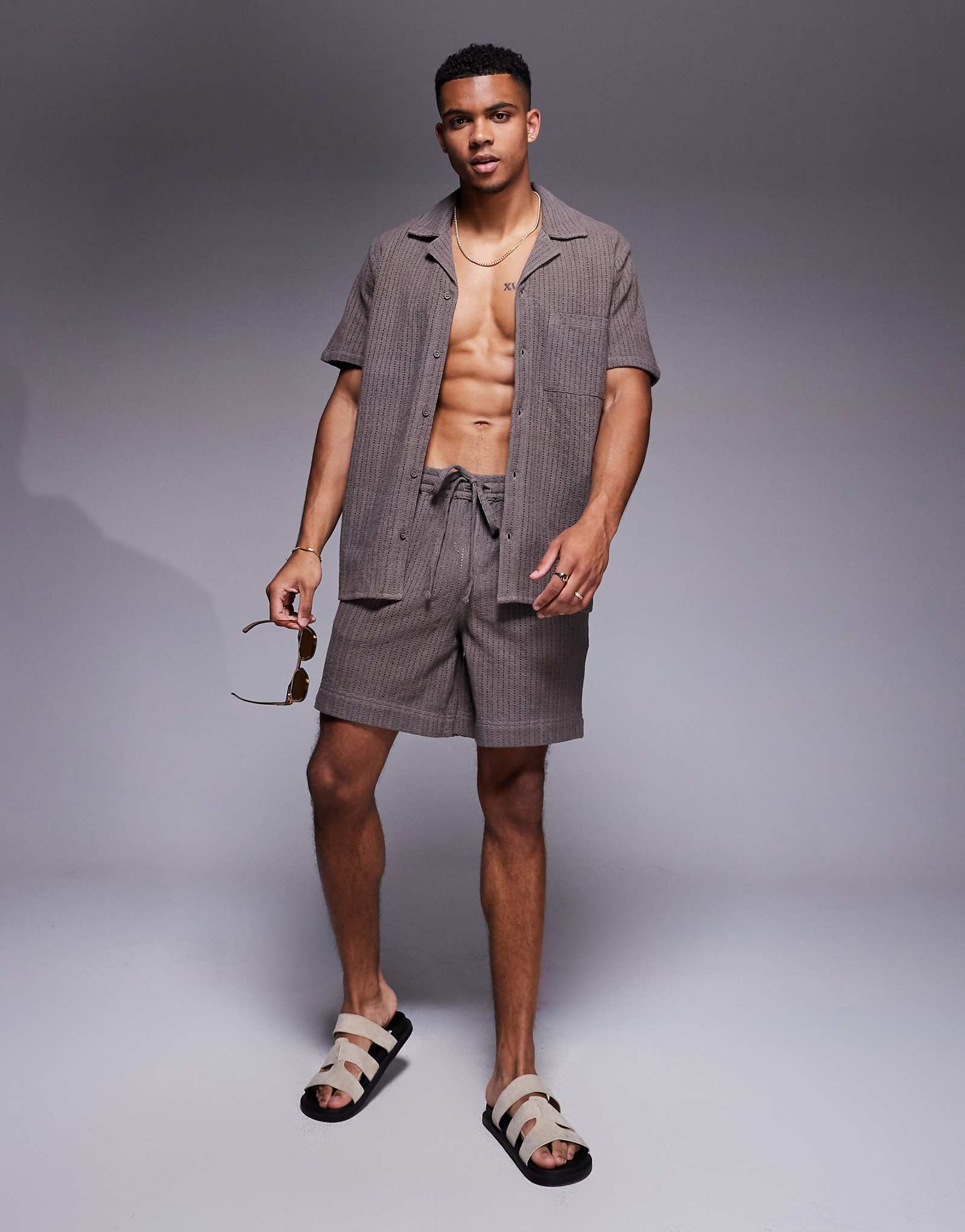 Трикотажные пляжные шорты South Beach светло-коричневого цвета 11390₽