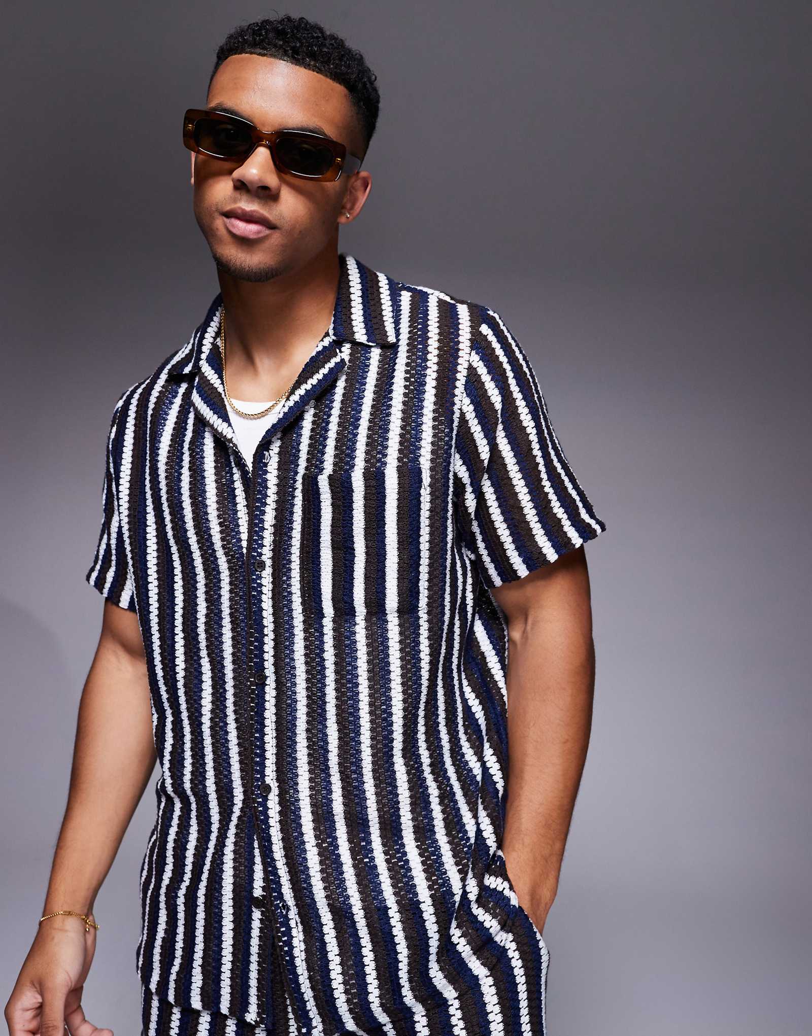 Пляжная трикотажная рубашка с воротником-стойкой South Beach camp в черно-белую полоску