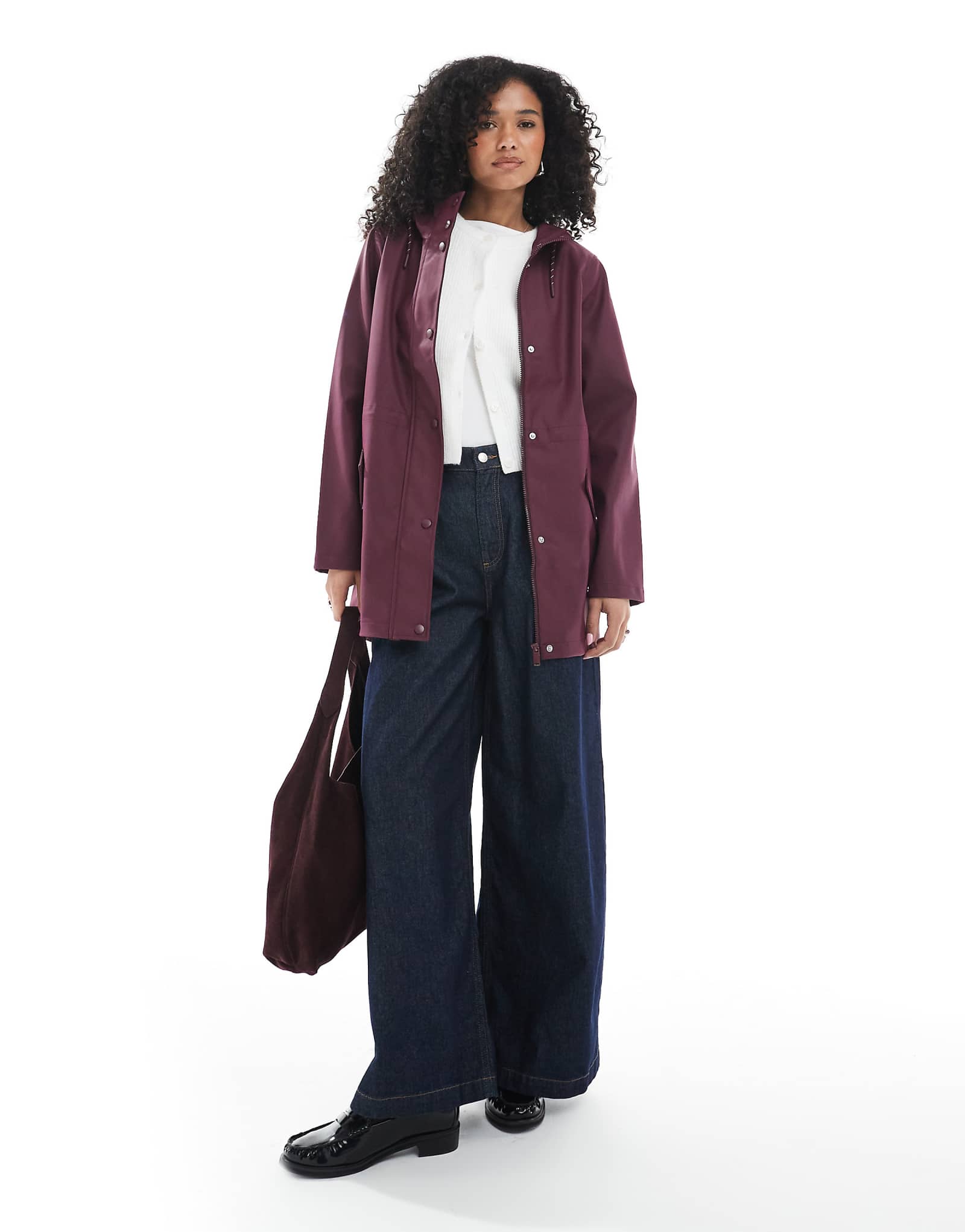 Дождевик Vero Moda с покрытием и капюшоном бордового цвета 16490₽