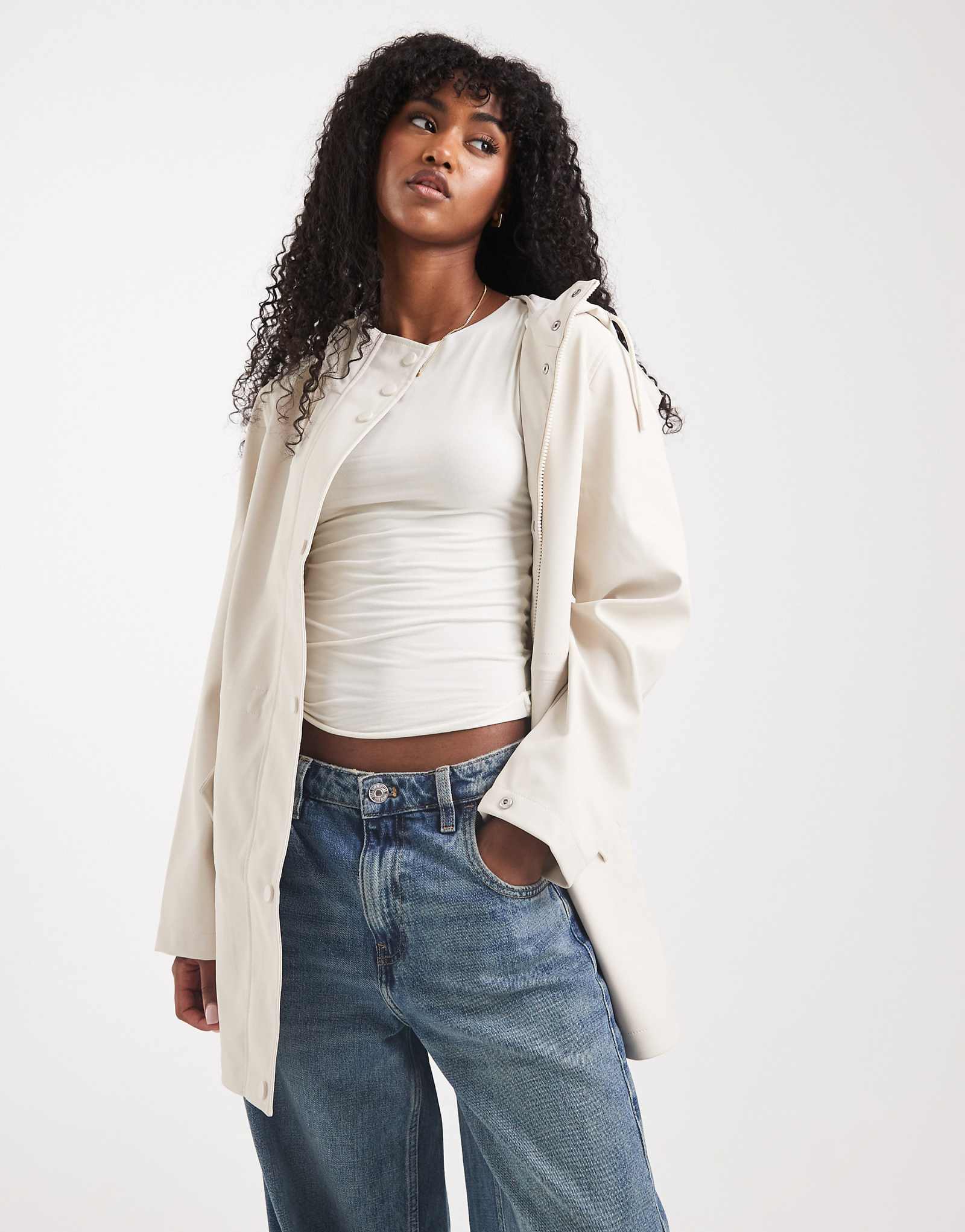 Дождевик с покрытием Vero Moda и капюшоном из лунного камня 16490₽