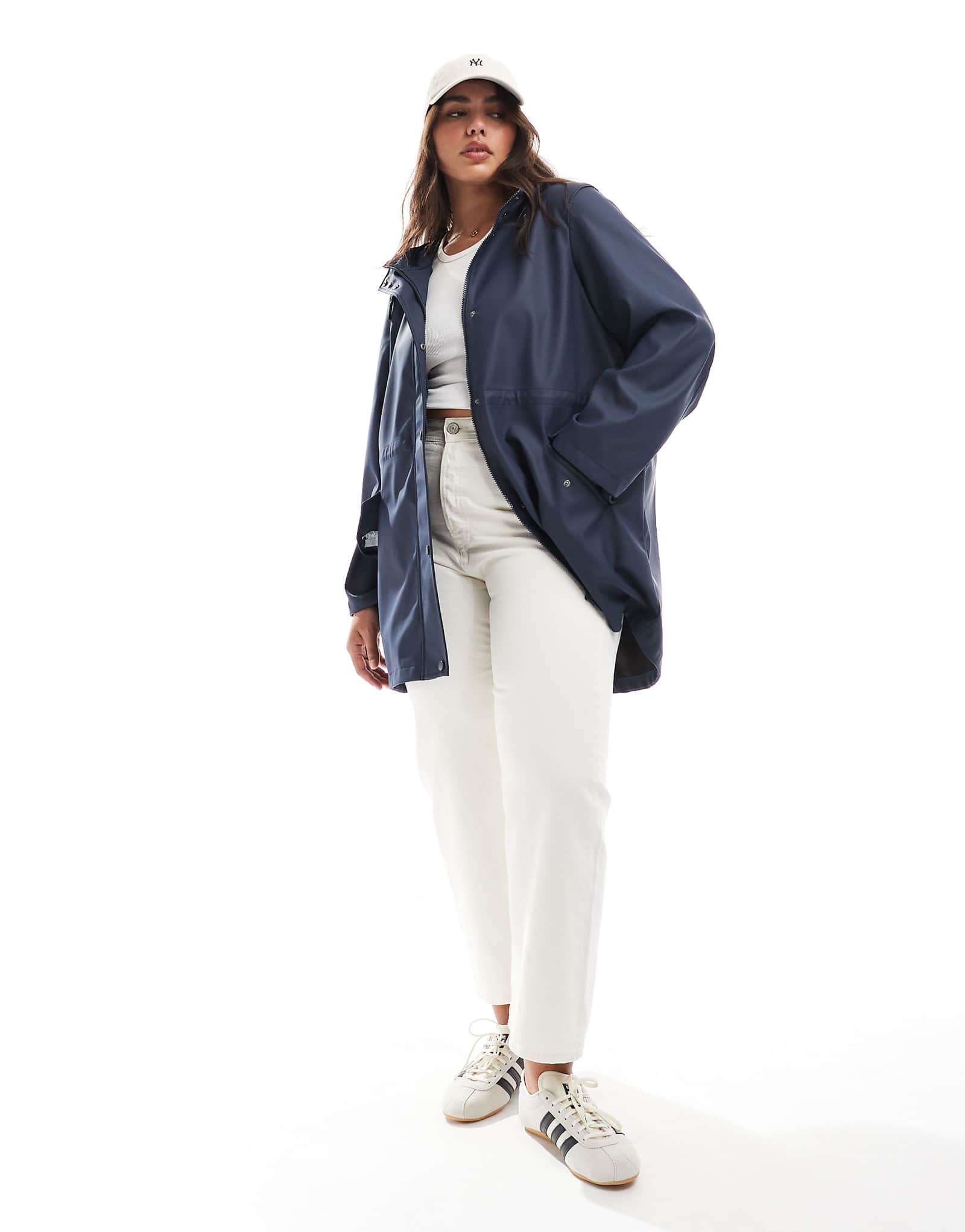 Дождевик Vero Moda с изогнутым покрытием и капюшоном темно-синего цвета