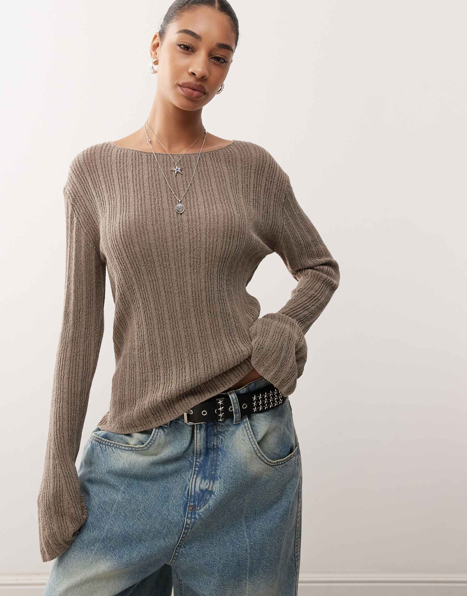 Приталенный свитер Weekday полупрозрачный вязаный из моли - эксклюзивно для ASOS 13890₽