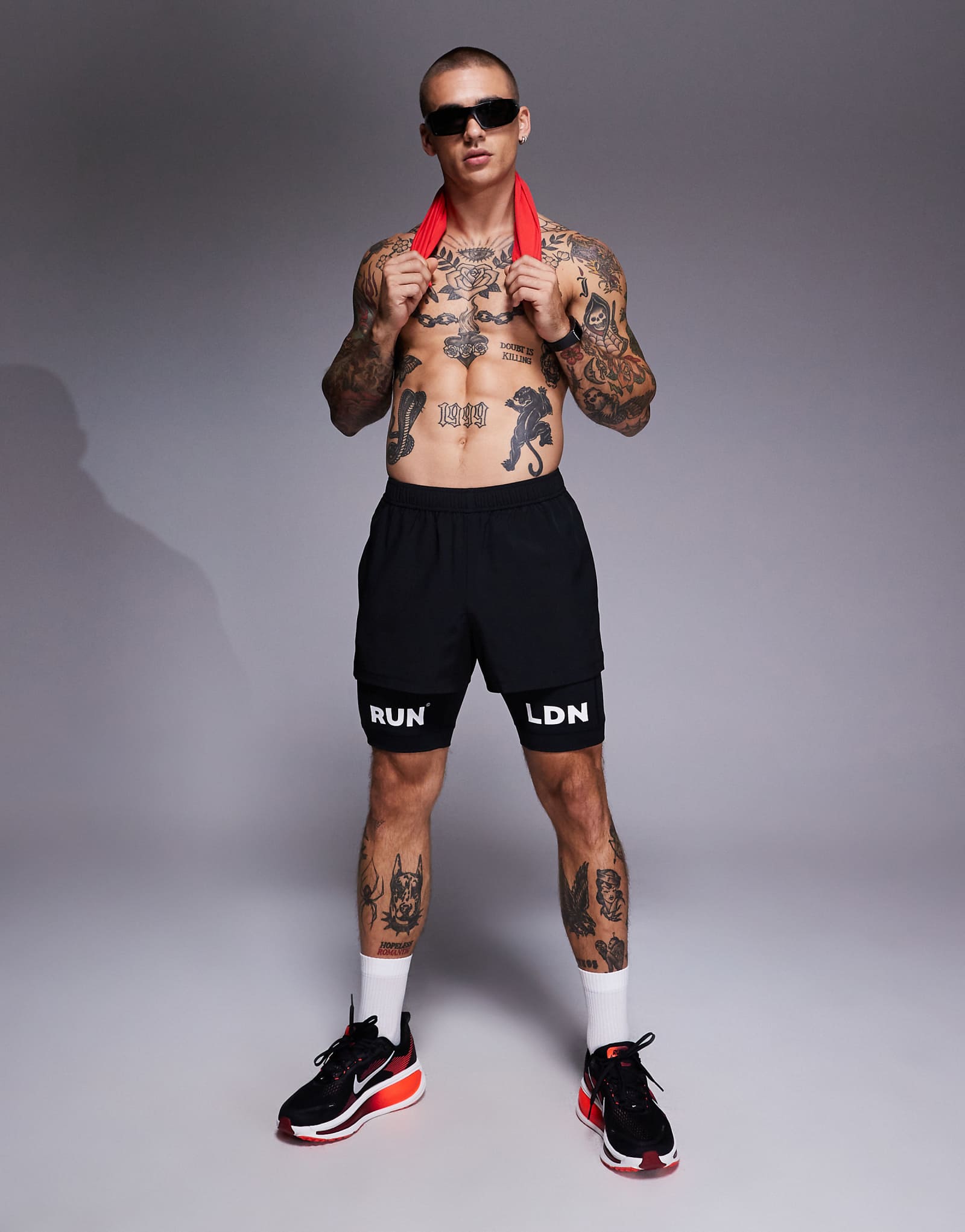 4505 Шорты-леггинсы для бега RUN LDN с базовым слоем и карманом для телефона черного цвета