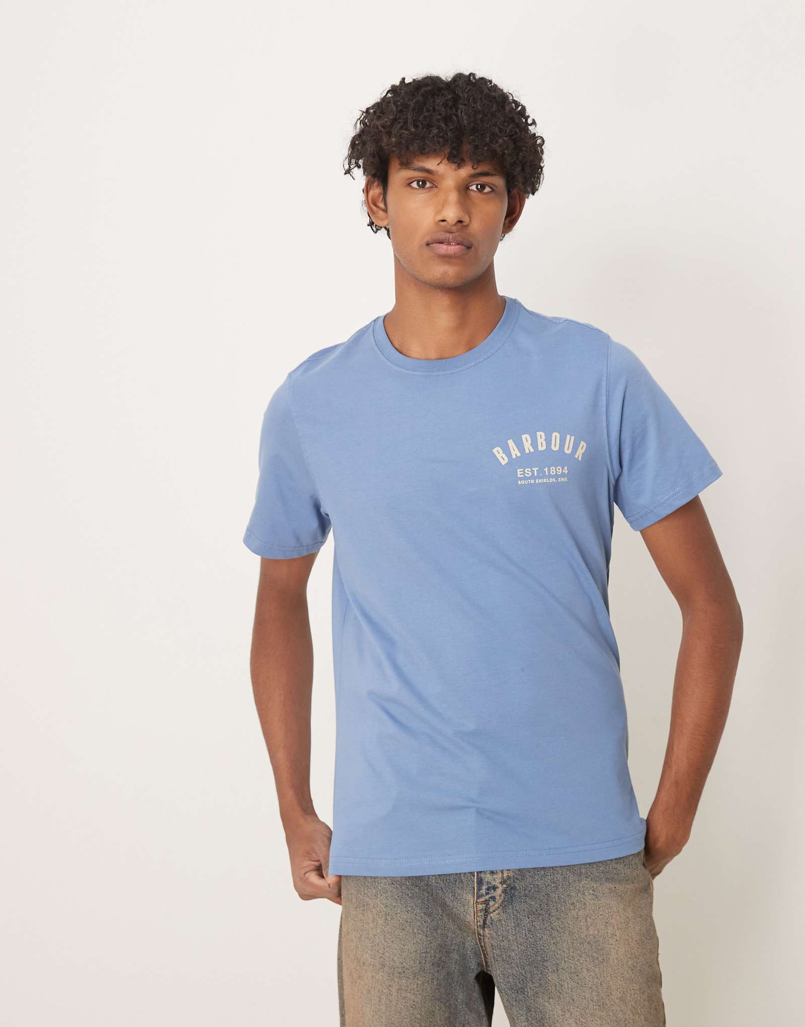 Элегантная футболка Barbour темно-синего цвета 8490₽