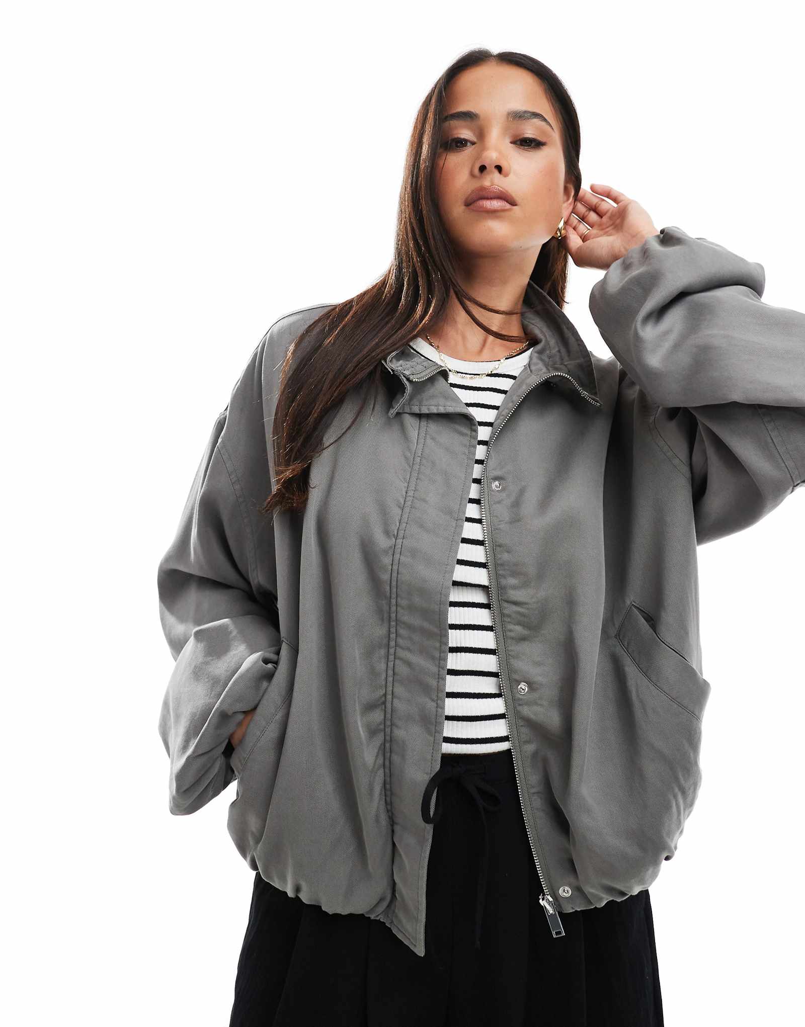 Дизайнерская куртка ASOS с оборками и воронкообразным вырезом окрашенная в угольный цвет 16290₽