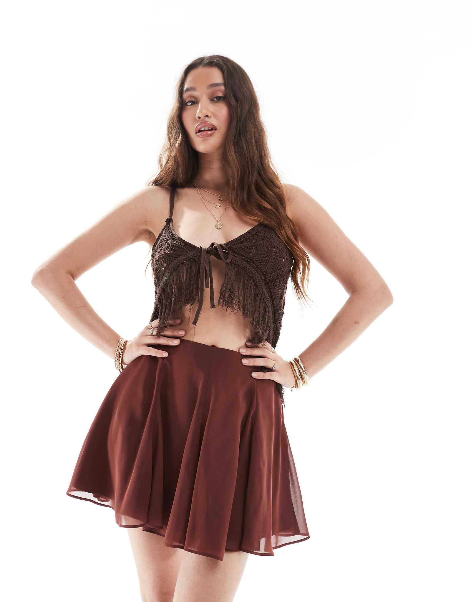 Легкая шифо мини-юбка ASOS DESIGN вишнево-шоколадного цвета 4390₽