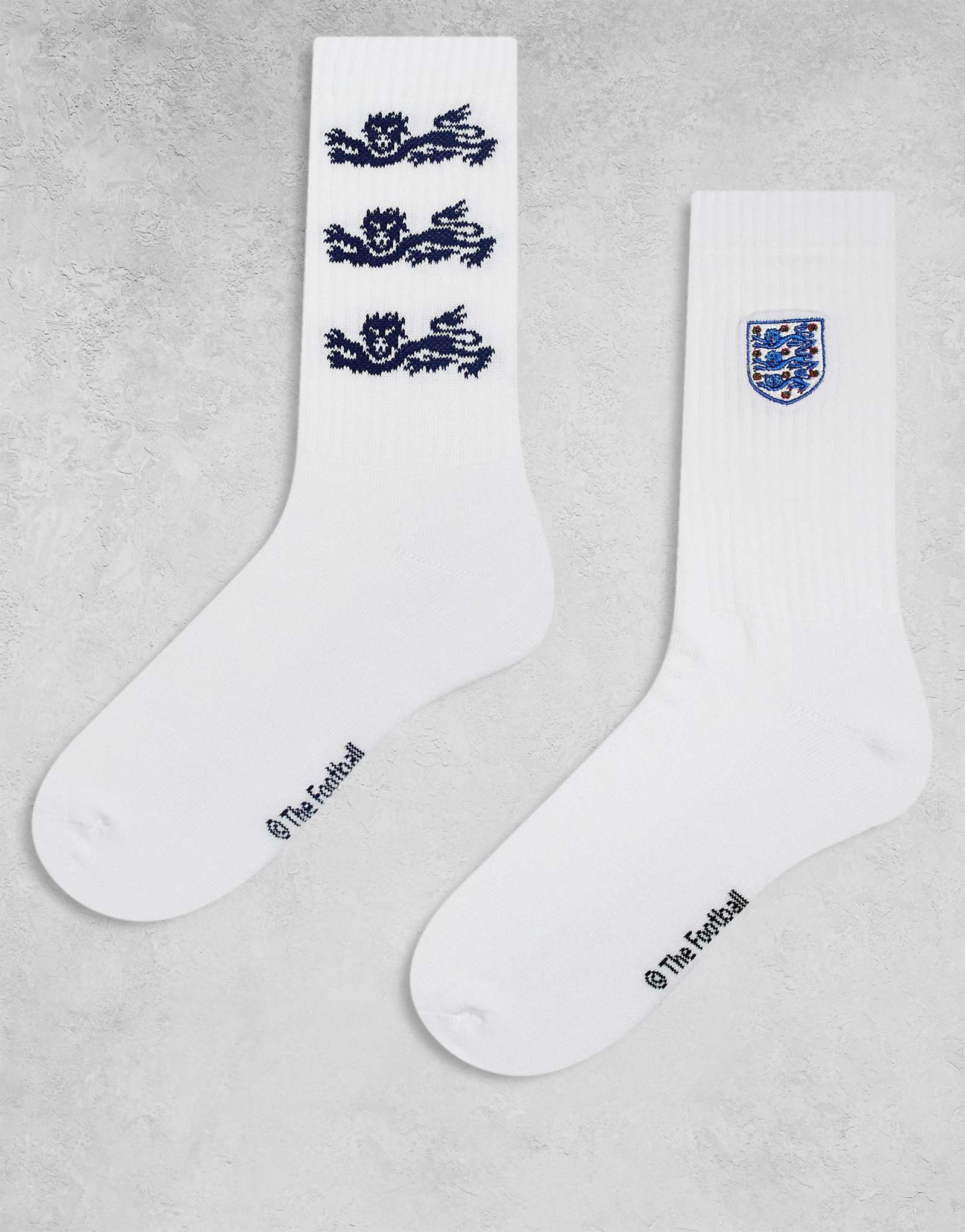 Носки ASOS DESIGN из 2 упаковок с английской вышивкой белого цвета 4090₽
