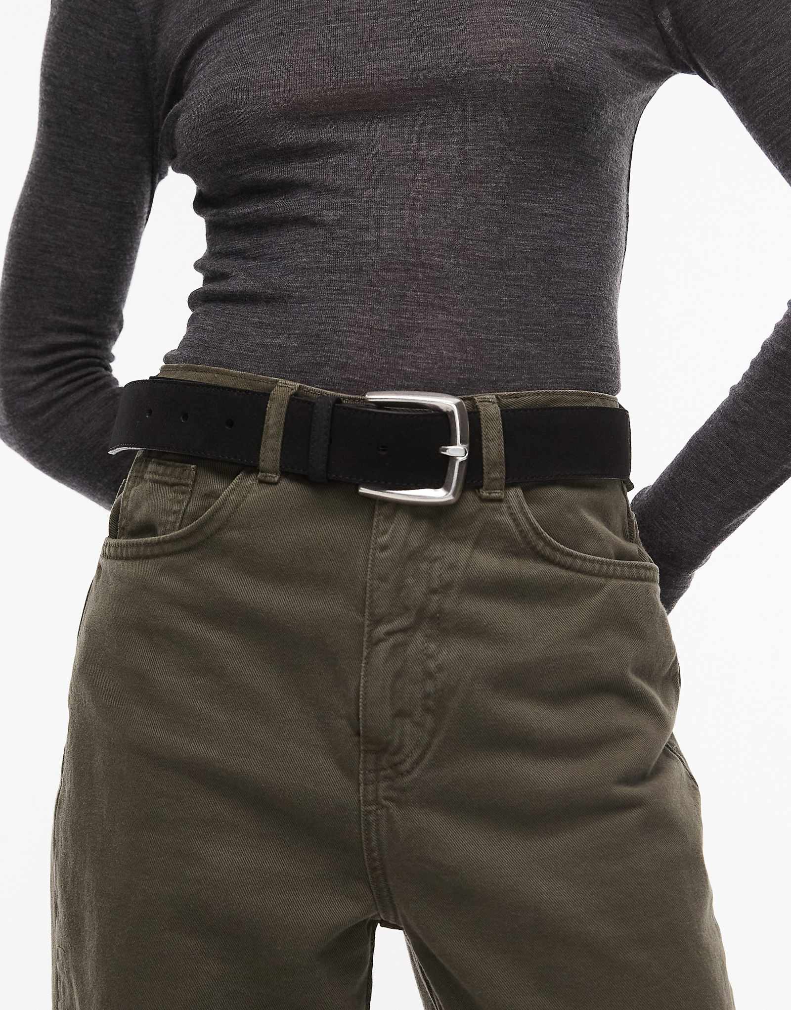 Премиальный замшевый ремень ARKET черного цвета 19390₽