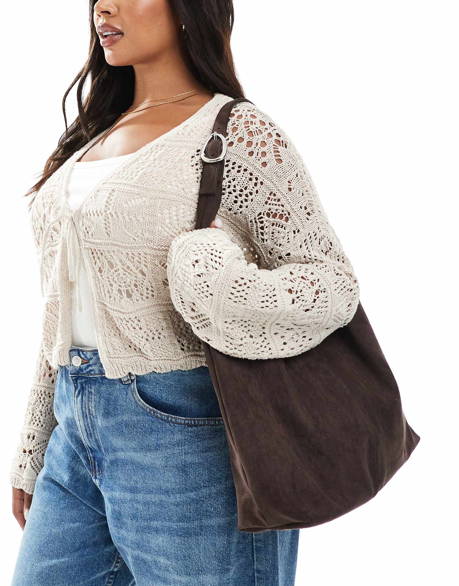 Гламурная большая сумка-тоут из искусственной замши с ремешком-пряжкой темно-коричневого цвета 9990₽