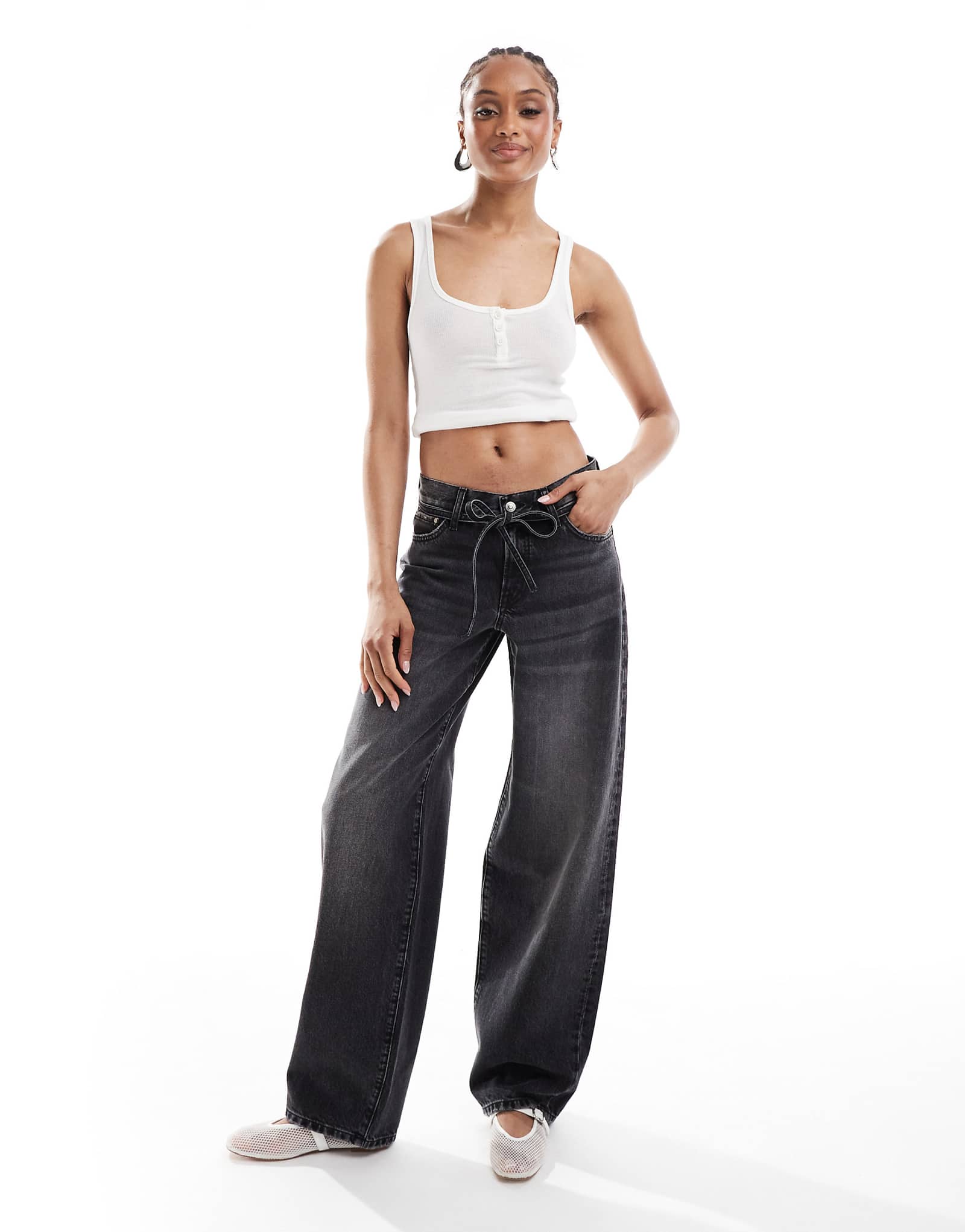 ТОЛЬКО высокие джинсы Gianna barrel в застиранном черном цвете