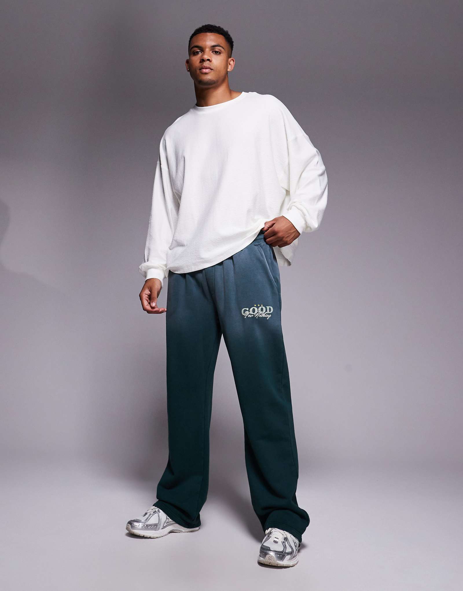 Ни на что не годные спортивные брюки с прямыми штанинами зеленого цвета с эффектом распыления 10190₽