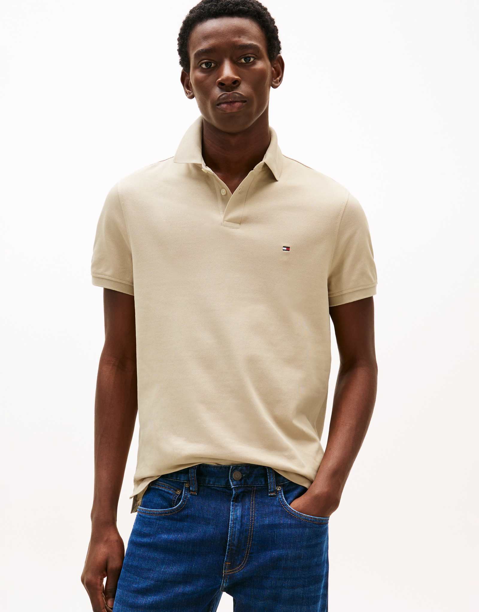 Обычная рубашка-поло Tommy Hilfiger 1985 бежевого цвета 22490₽