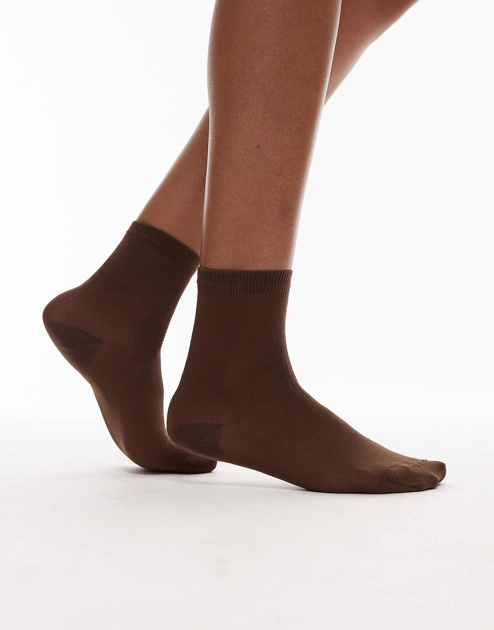 Прозрачные носки в рубчик от Topshop шоколадного цвета 2090₽