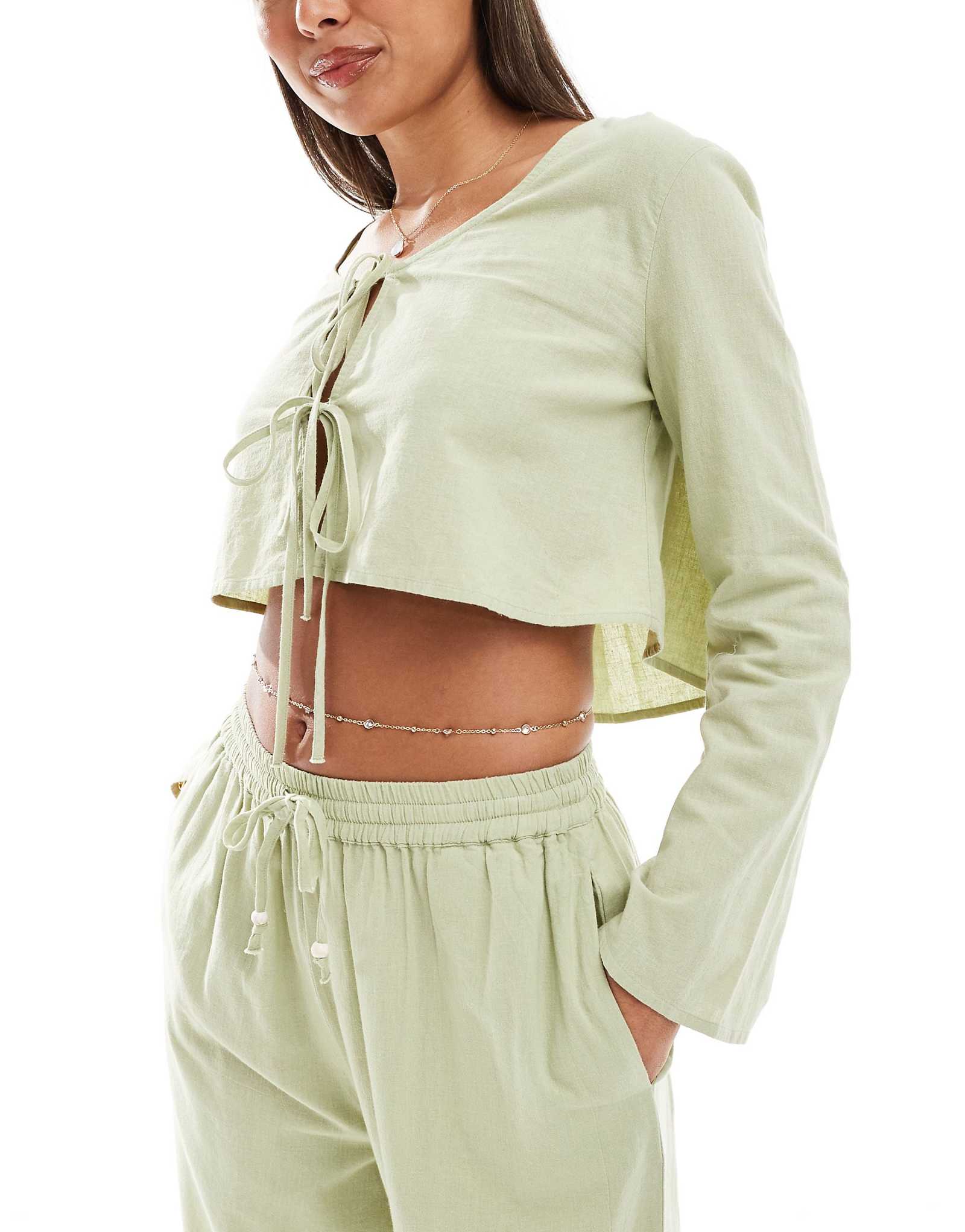 Пляжный топ с завязками спереди и длинными рукавами цвета хаки от ASOS DESIGN Kayla mix and match 2690₽