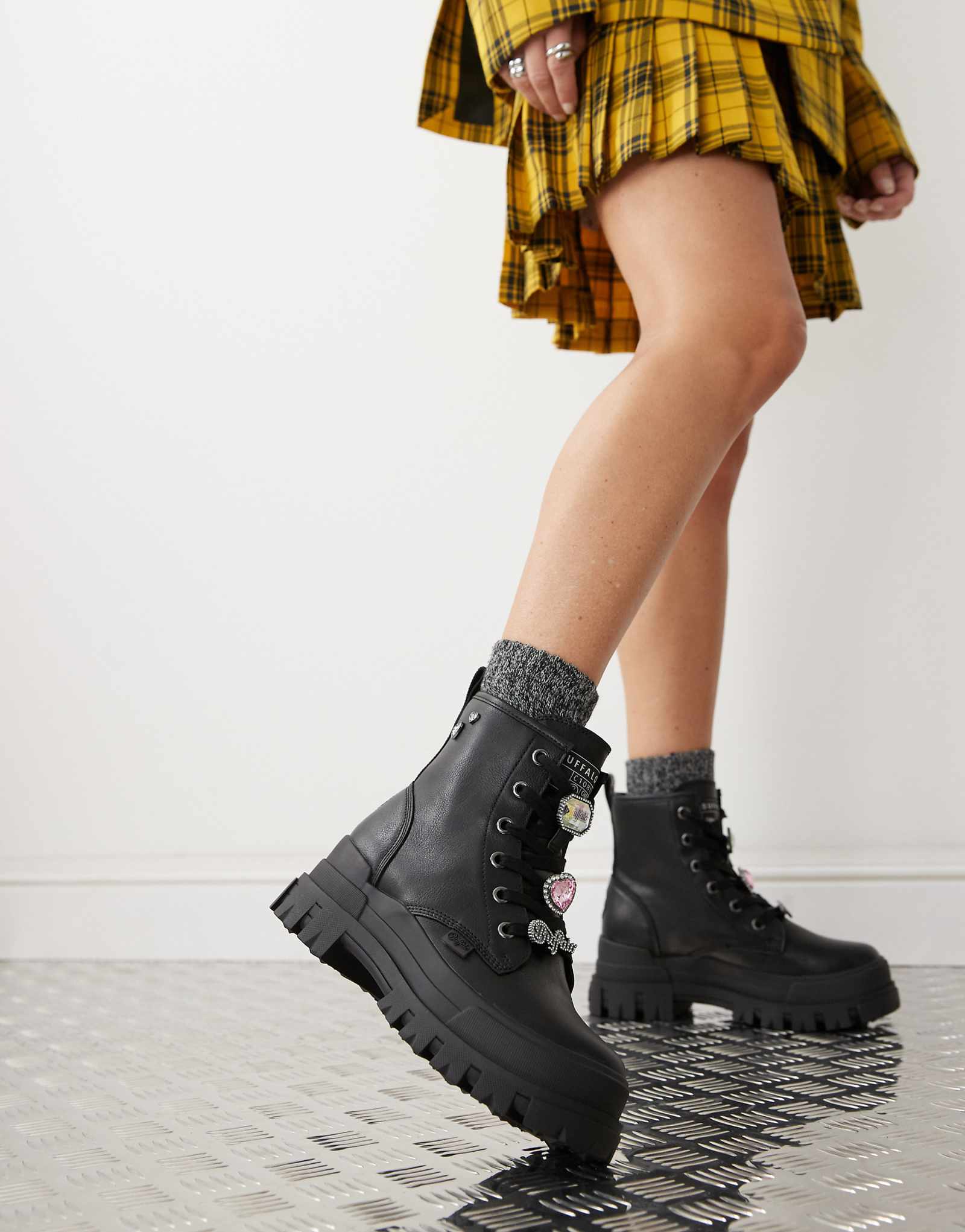 Зимние ботинки Buffalo Aspha RLD черного цвета 39390₽