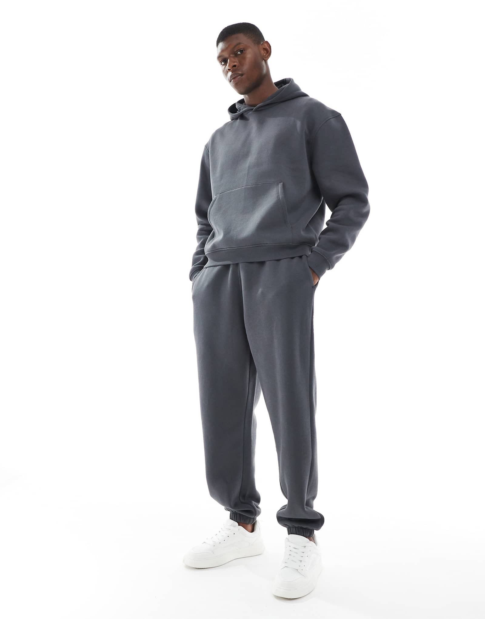 Спортивные брюки ASOS DESIGN essential большого размера серого цвета 7090₽