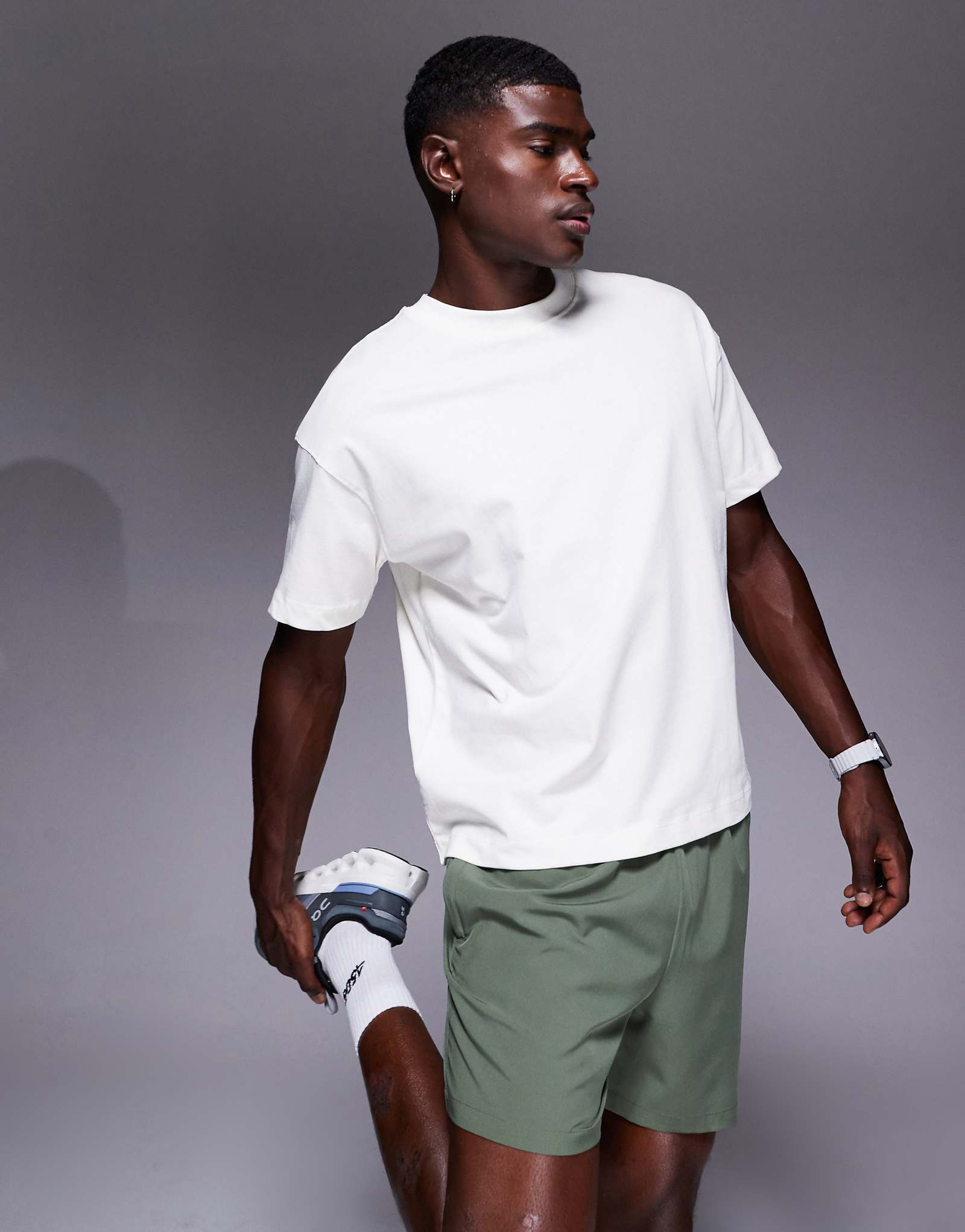 4505 облегающая укороченная тренировочная футболка из тяжелого хлопка с быстросохнущей отделкой винтажного белого цвета 4690₽