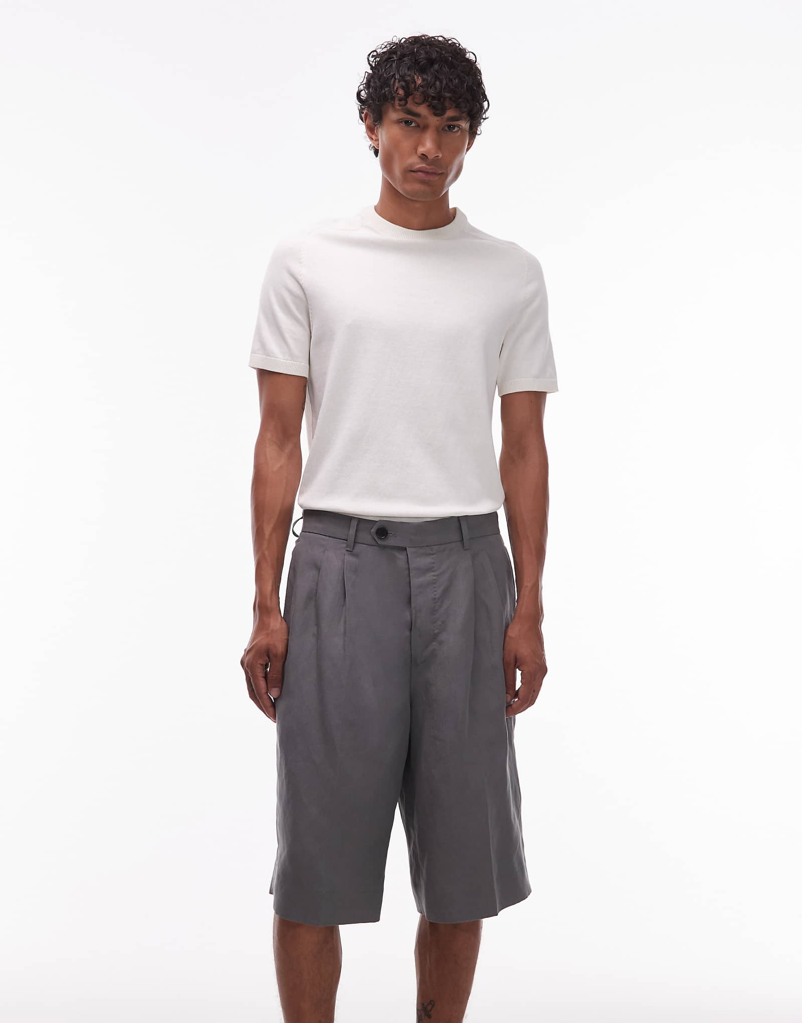 Сшитые на заказ шорты Allsaints Orpheus светло-серого цвета 53690₽