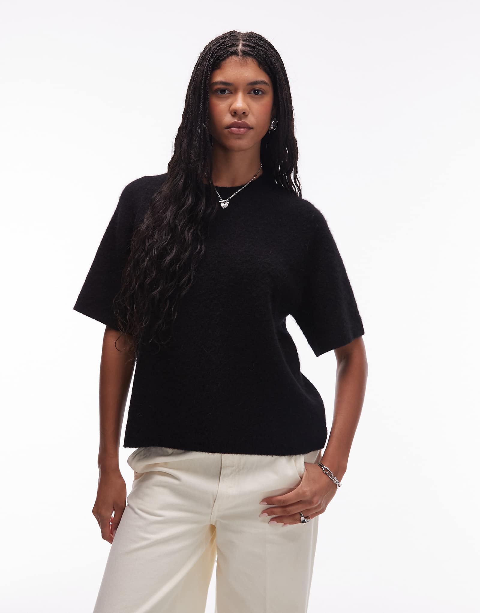 Черный свитер с коротким рукавом из смеси альпаки и шерсти ARKET черного цвета 19390₽