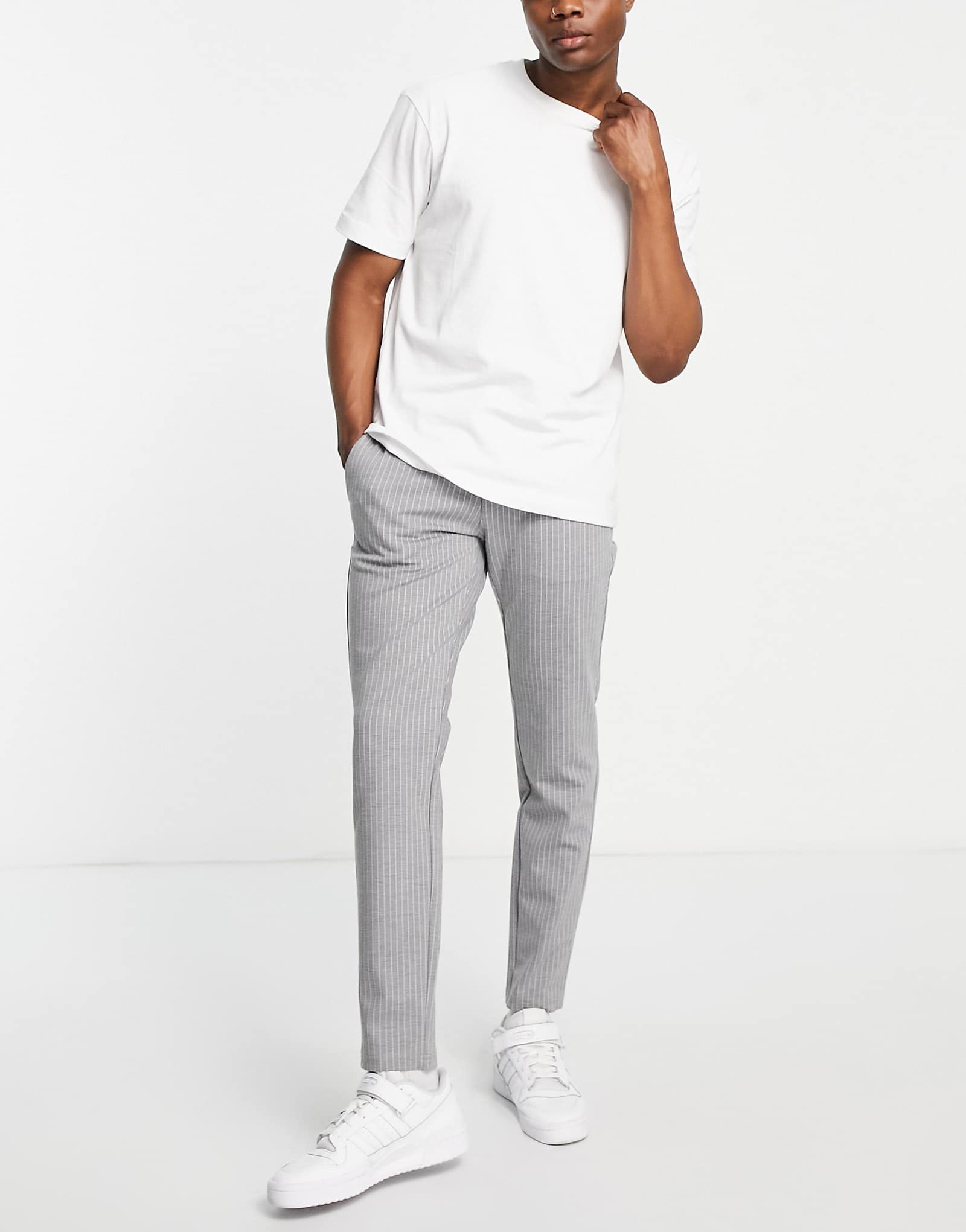 Элегантные брюки-стрейч Only -Sons в серую полоску 10990₽