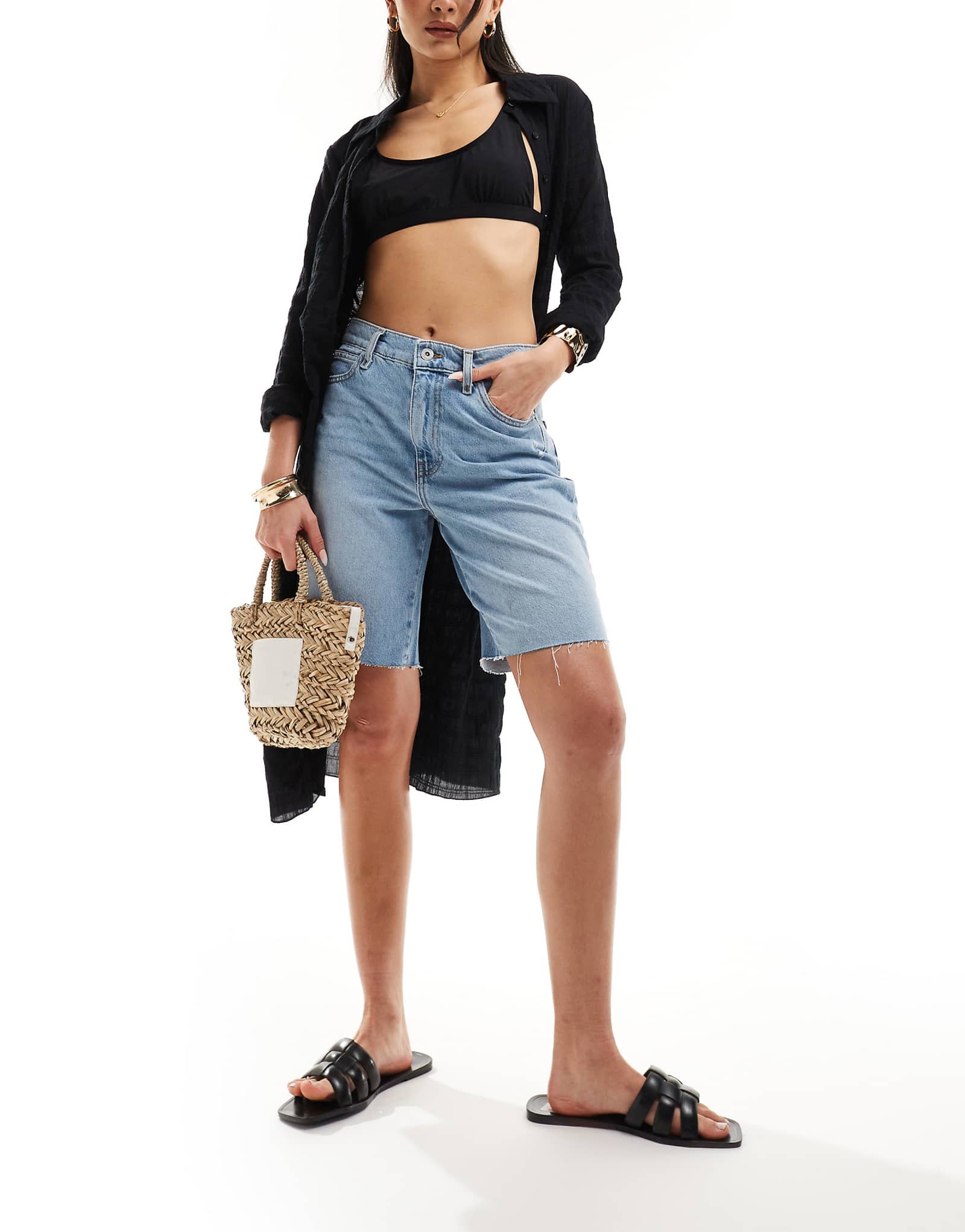 Непринужденные прямые джинсовые шорты River Island светло-голубого цвета 9290₽