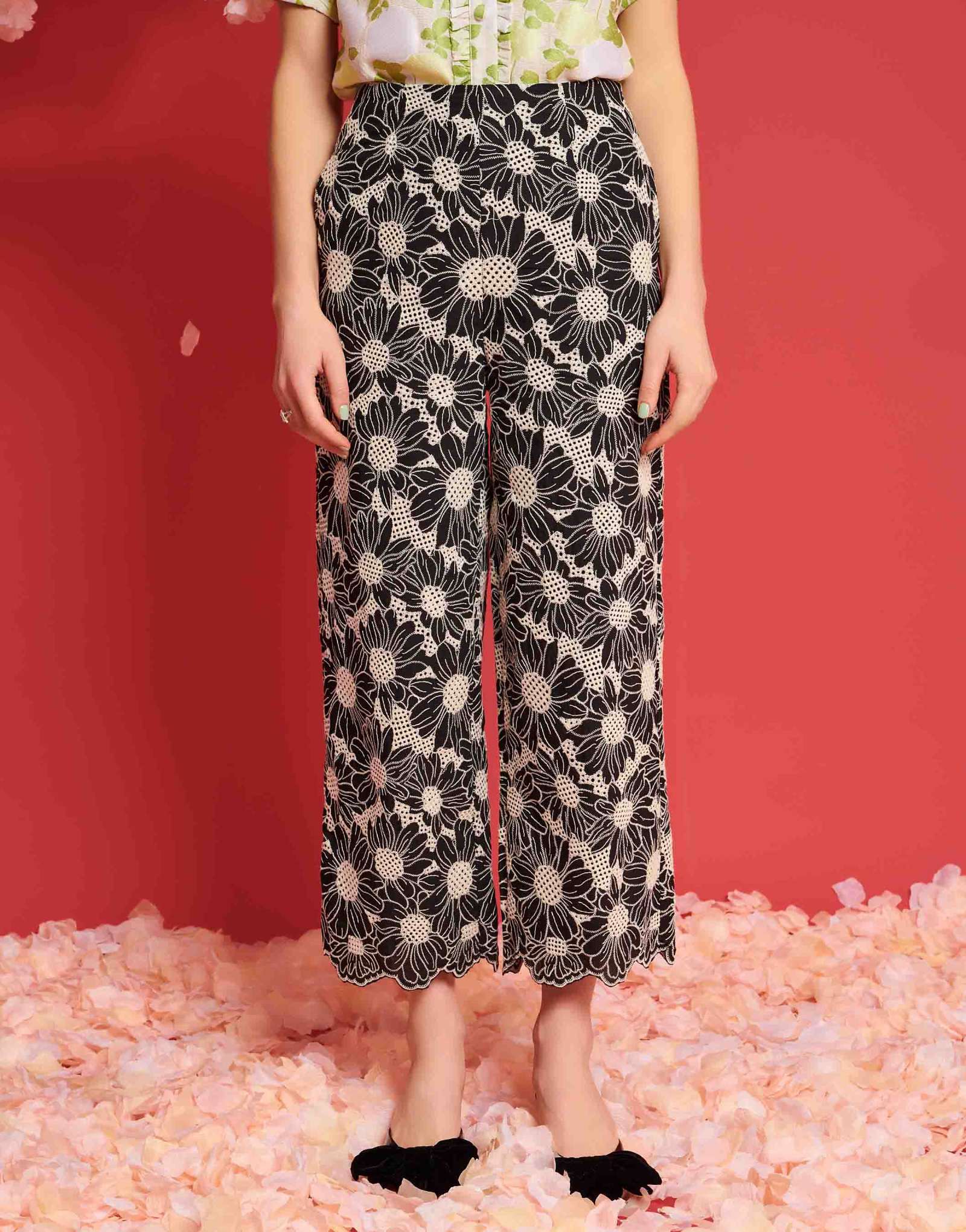 Брюки с цветочной вышивкой Dream Sister Jane черного цвета - часть комплекта 40790₽