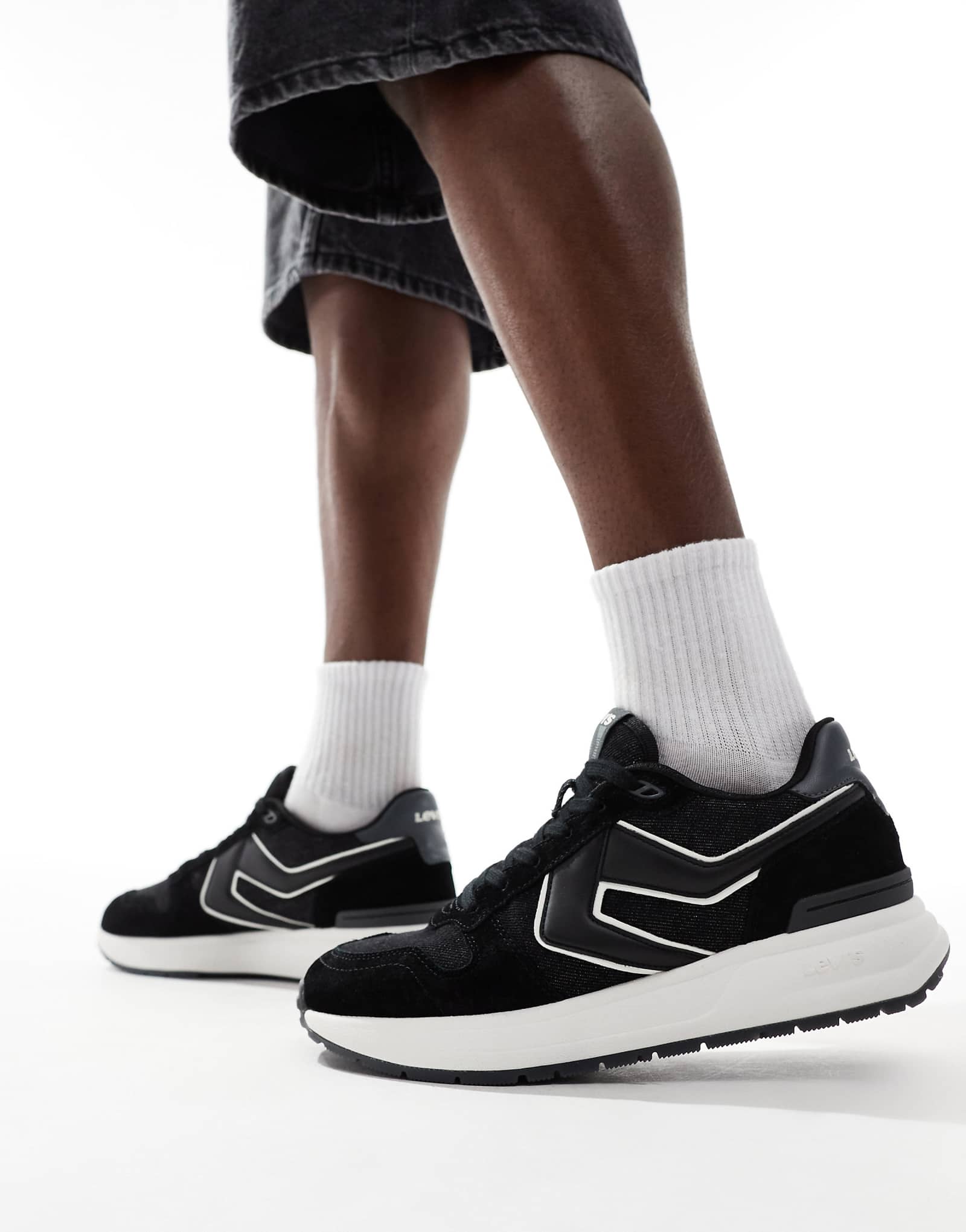 Замшевые джинсовые кроссовки Levi's Charge черного цвета