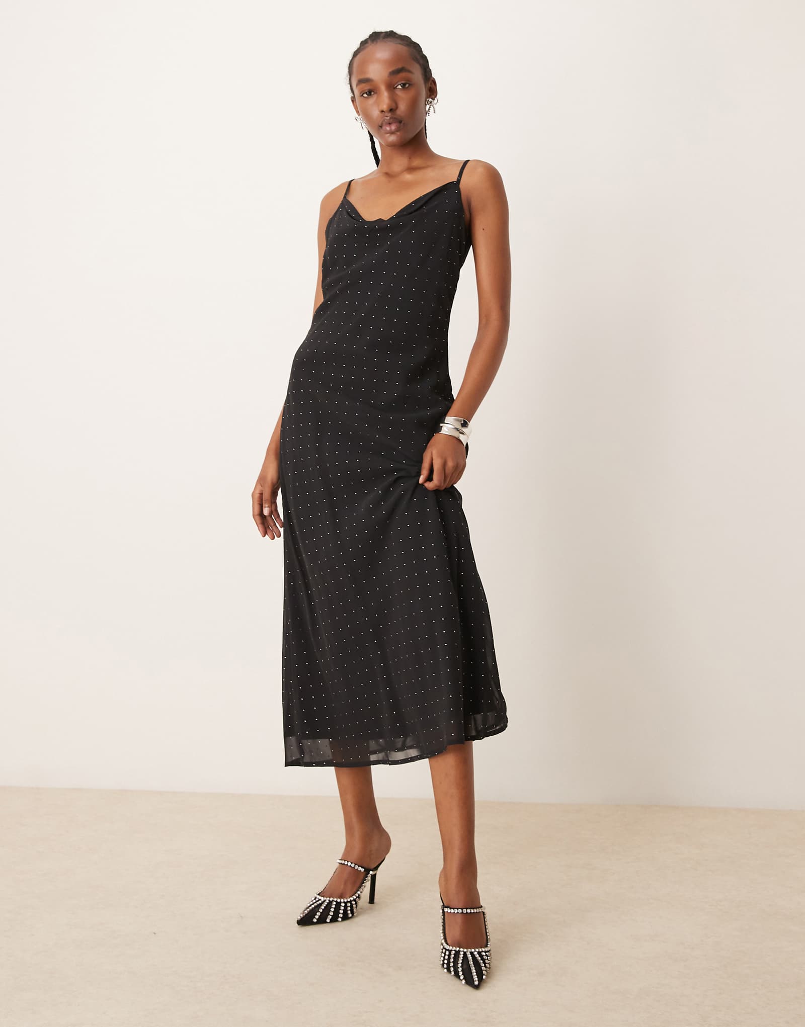 Черное платье мидакси на шпильках от JDY 2690₽