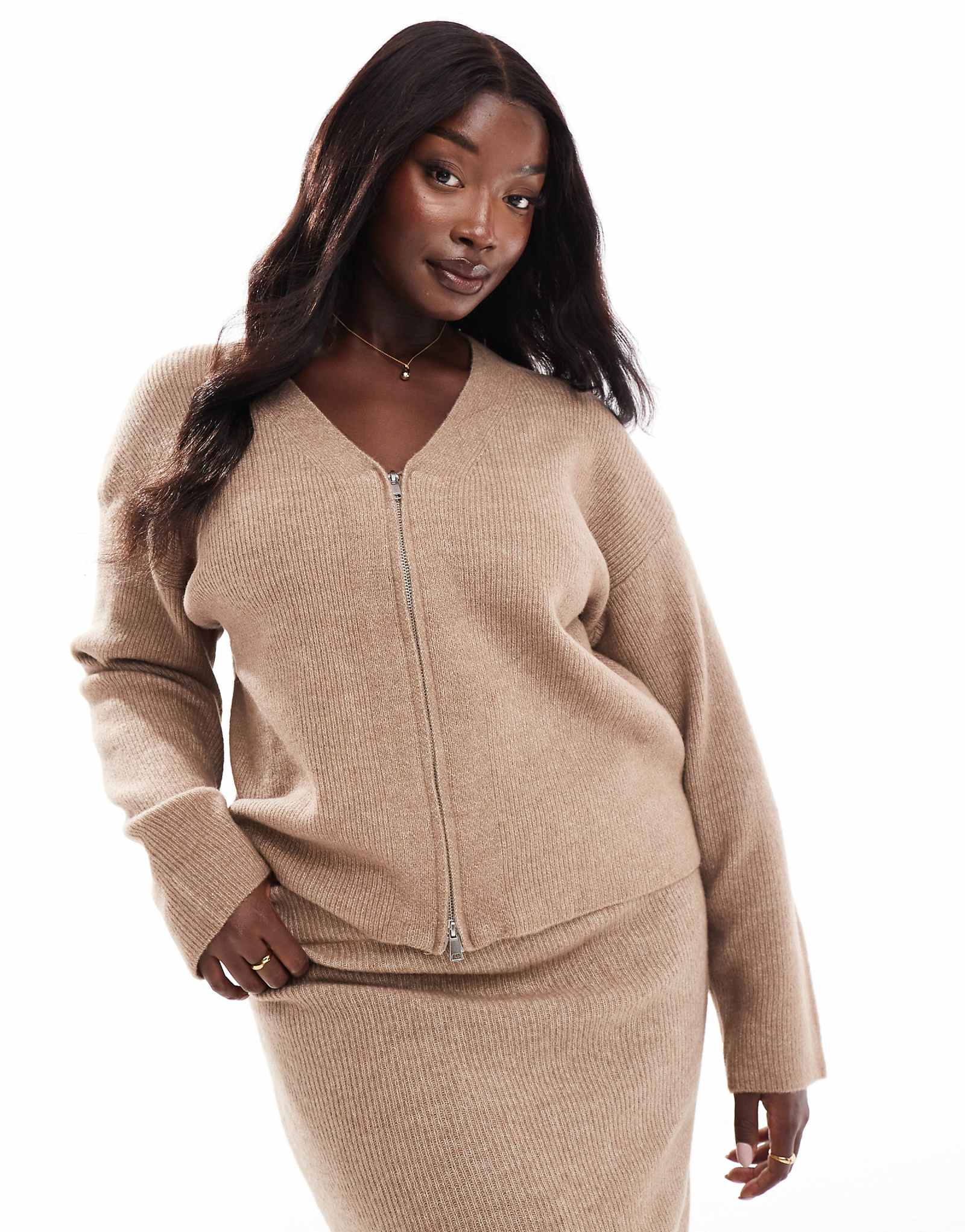 Кардиган с округлым v-образным вырезом темно-серого цвета - часть комплекта