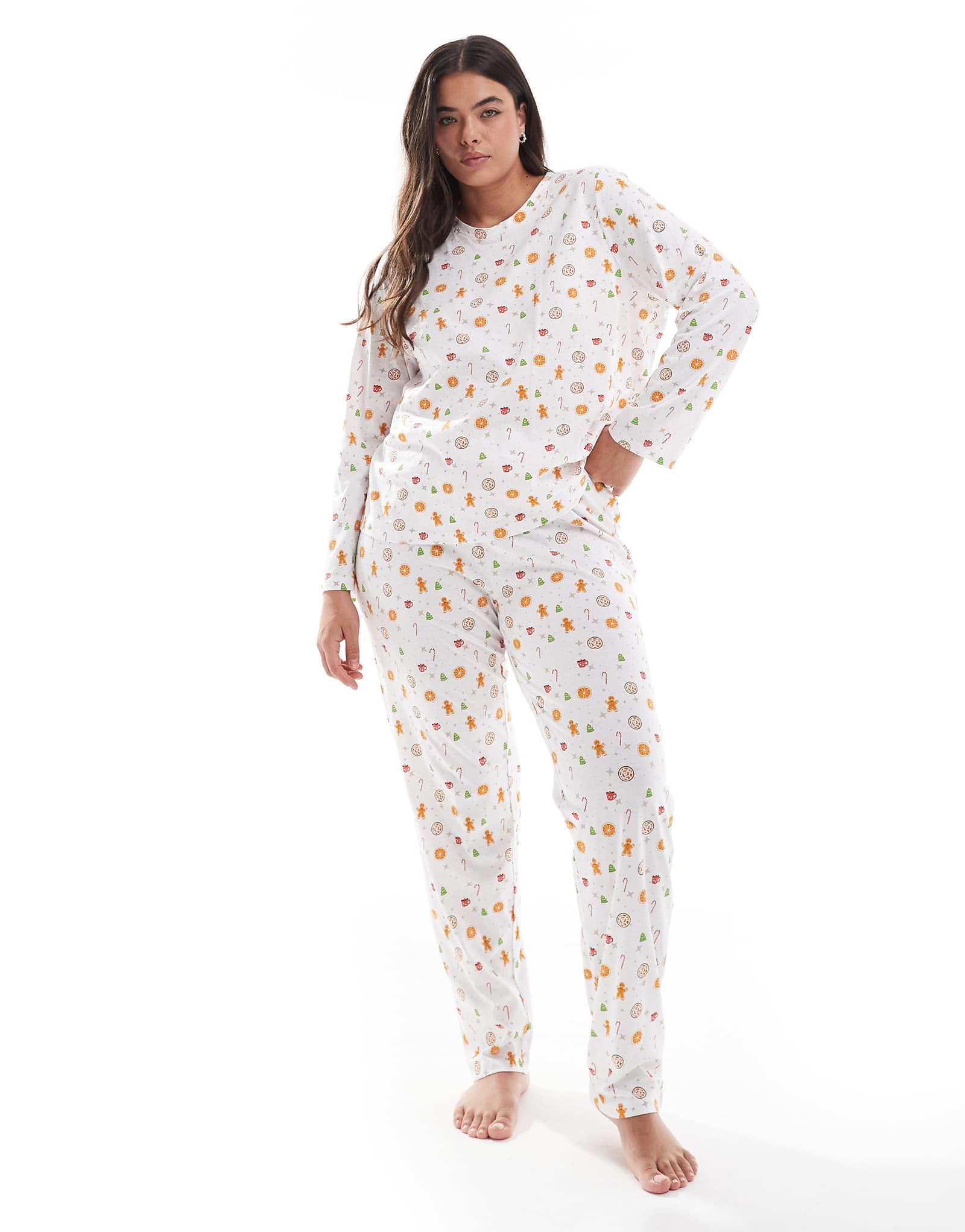 Рождественский пижамный комплект Pieces Curve с длинным рукавом и белым принтом в виде пряников 9790₽
