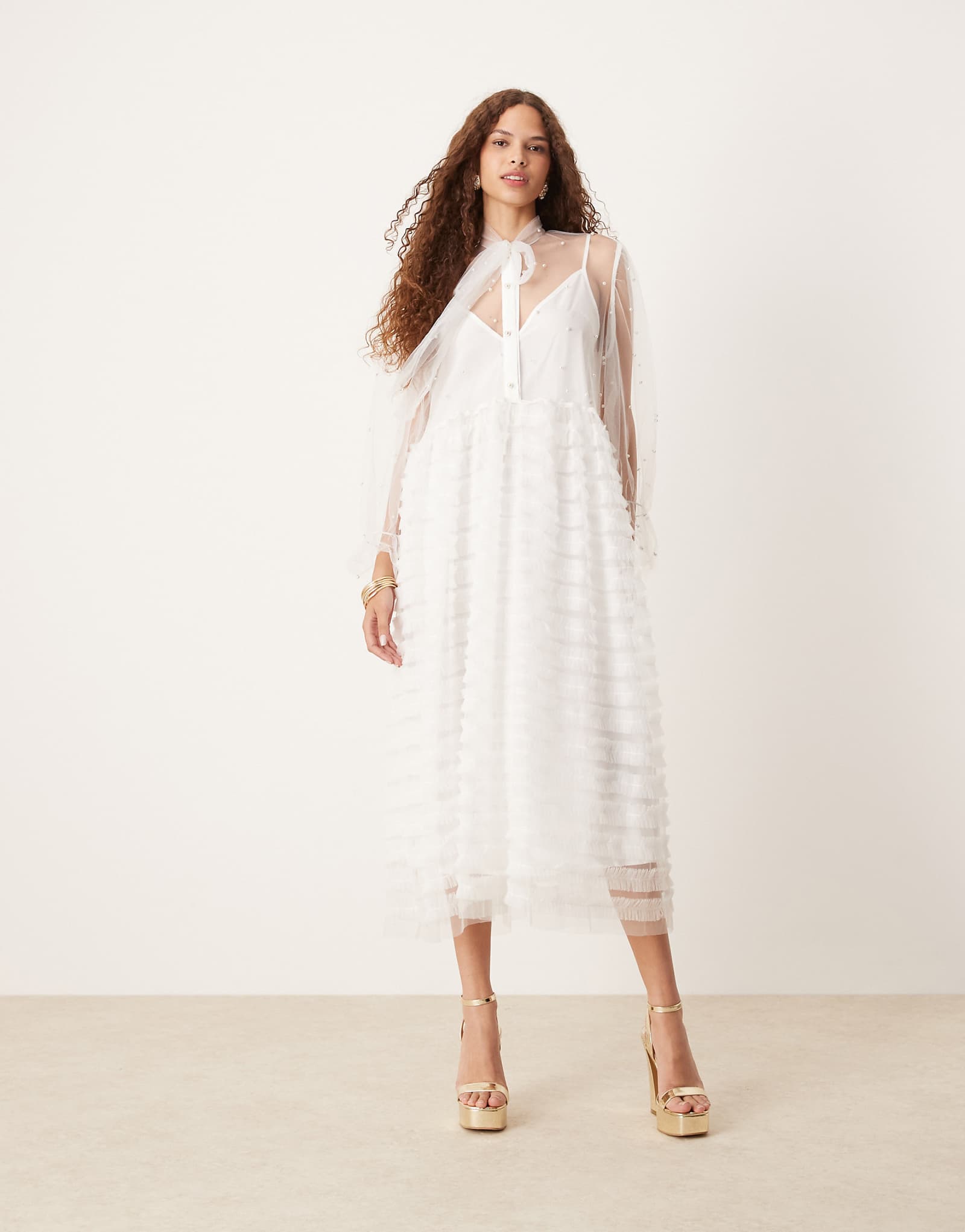 Прозрачное платье мидакси Sister Jane с оборками цвета слоновой кости