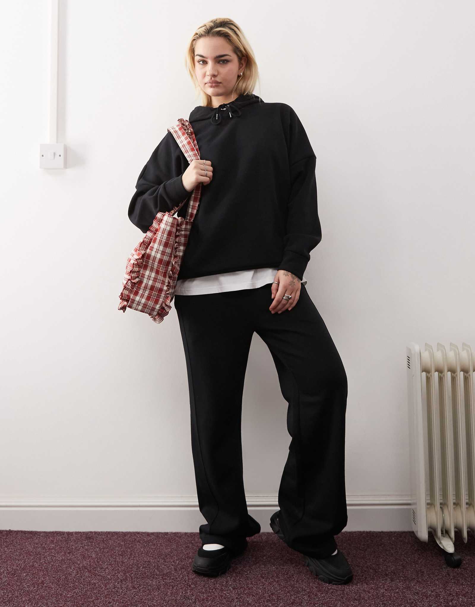 Широкие спортивные брюки Noisy May черного цвета - часть комплекта 8190₽