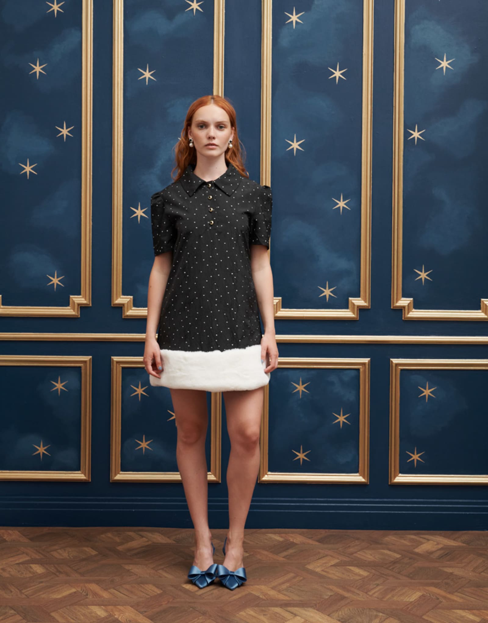 Мини-платье Sister Jane со стразами на подоле из искусственного меха черного цвета 8990₽