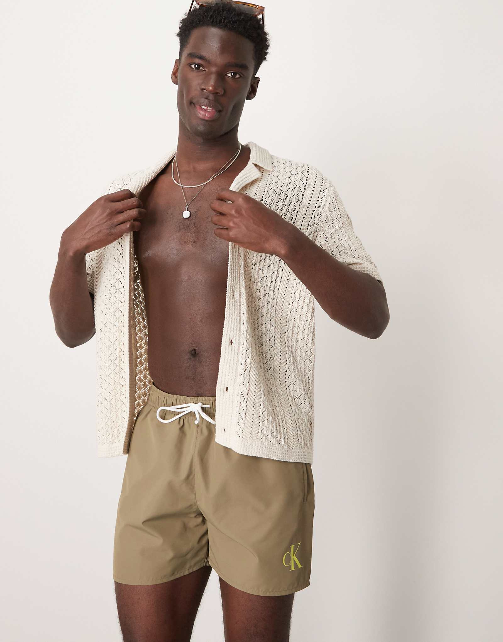 Плавательные шорты с логотипом Calvin Klein на завязках оливково-зеленого цвета 11590₽