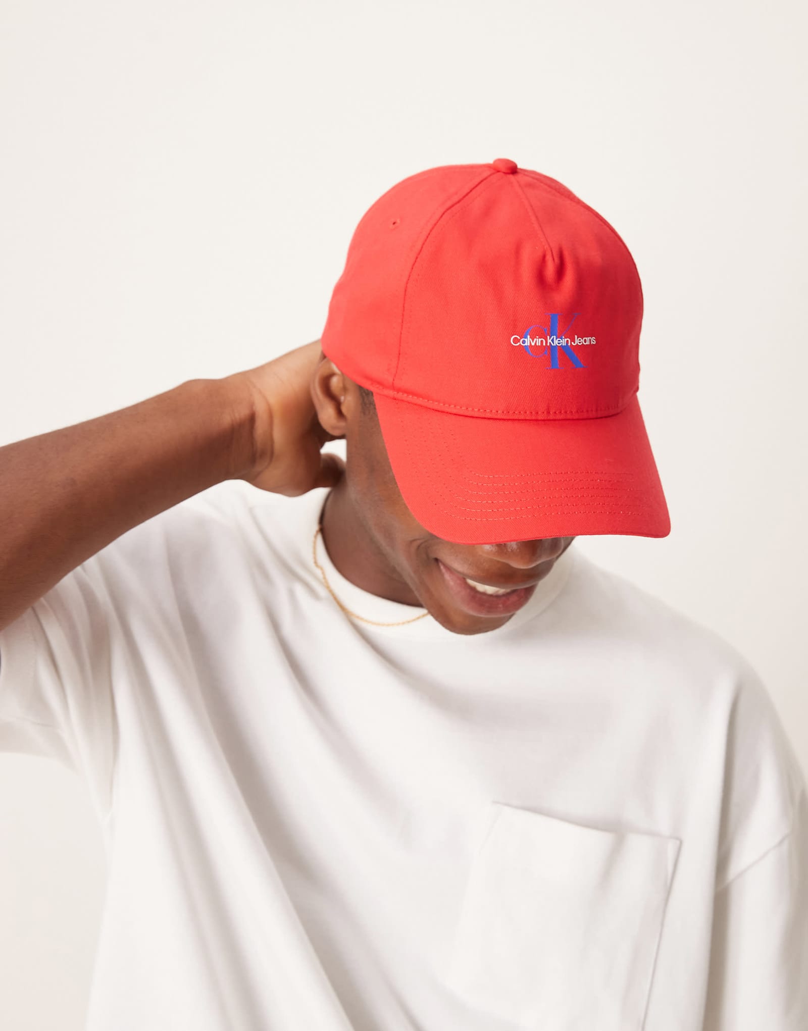 Кепка с логотипом Calvin Klein Jeans красного цвета 6690₽