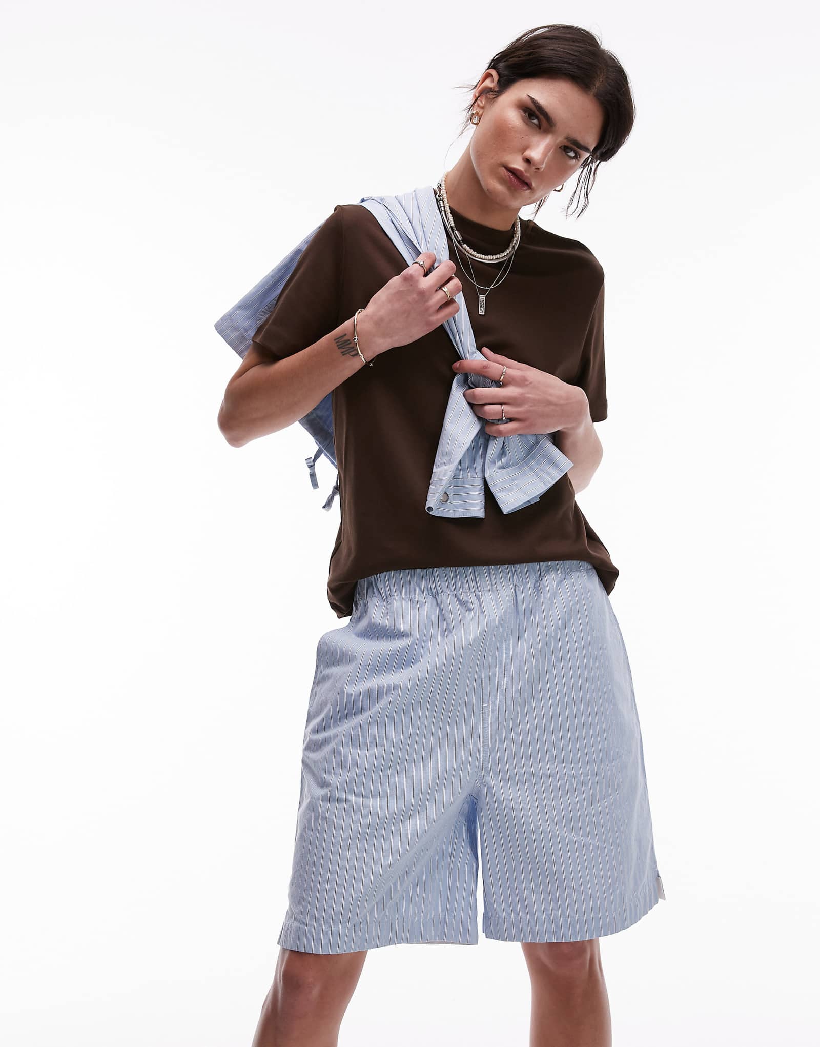 Шорты Carhartt WIP Nota синего цвета 26090₽